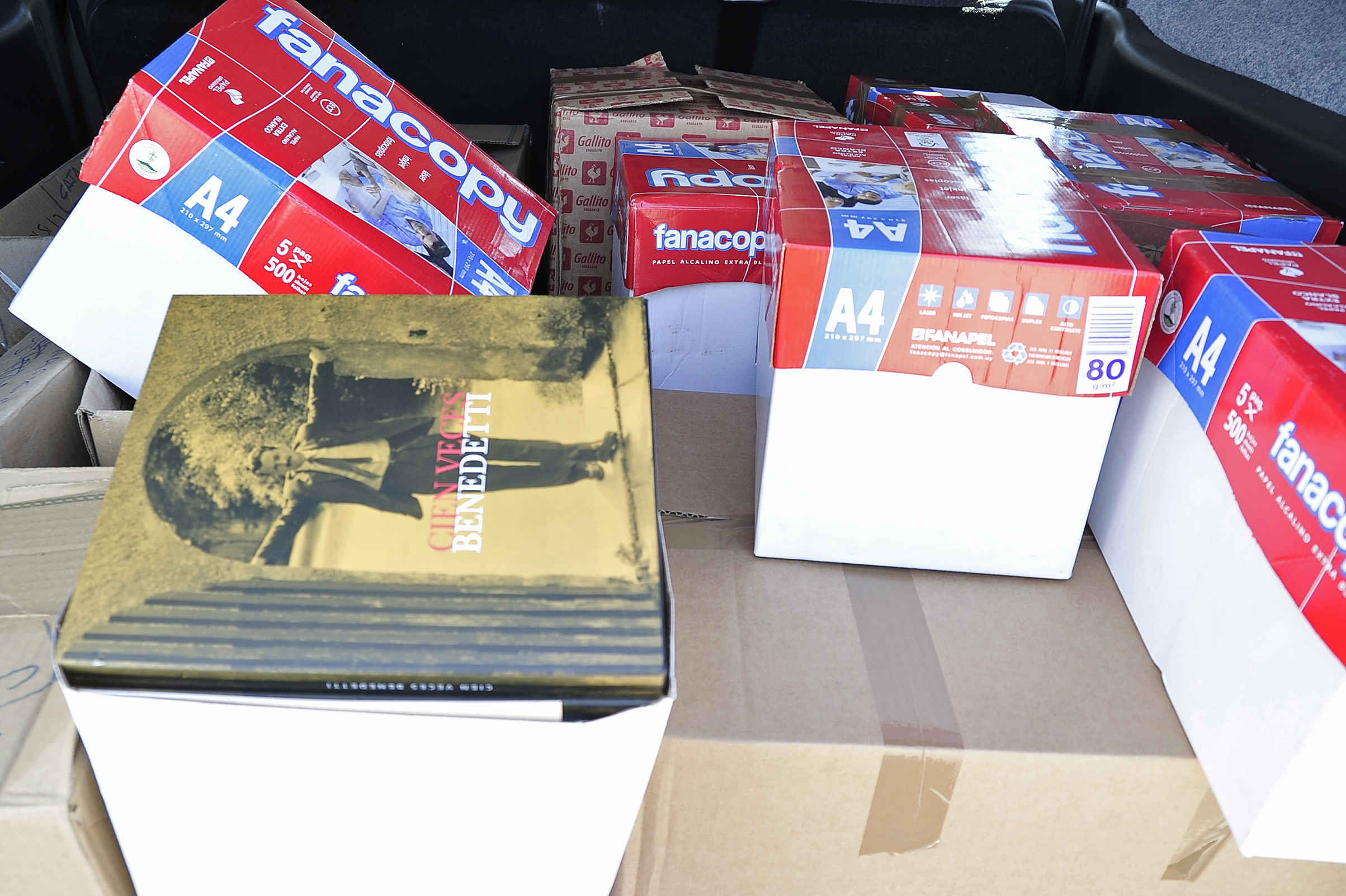 Donación de 450 libros al centro penitenciario de Santiago Vázquez