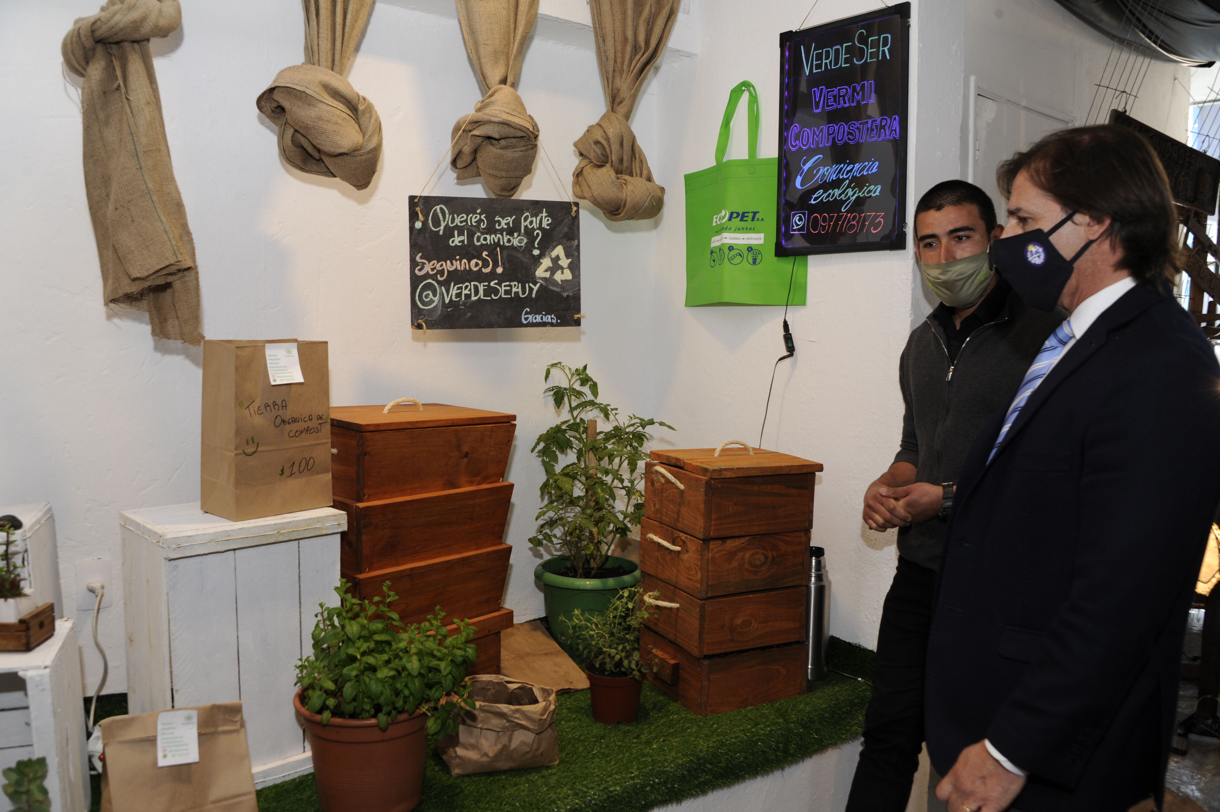 Presidente Luis Lacalle Pou, durante su recorrida por la Rural del Prado, en el marco de la Expo Prado 2020