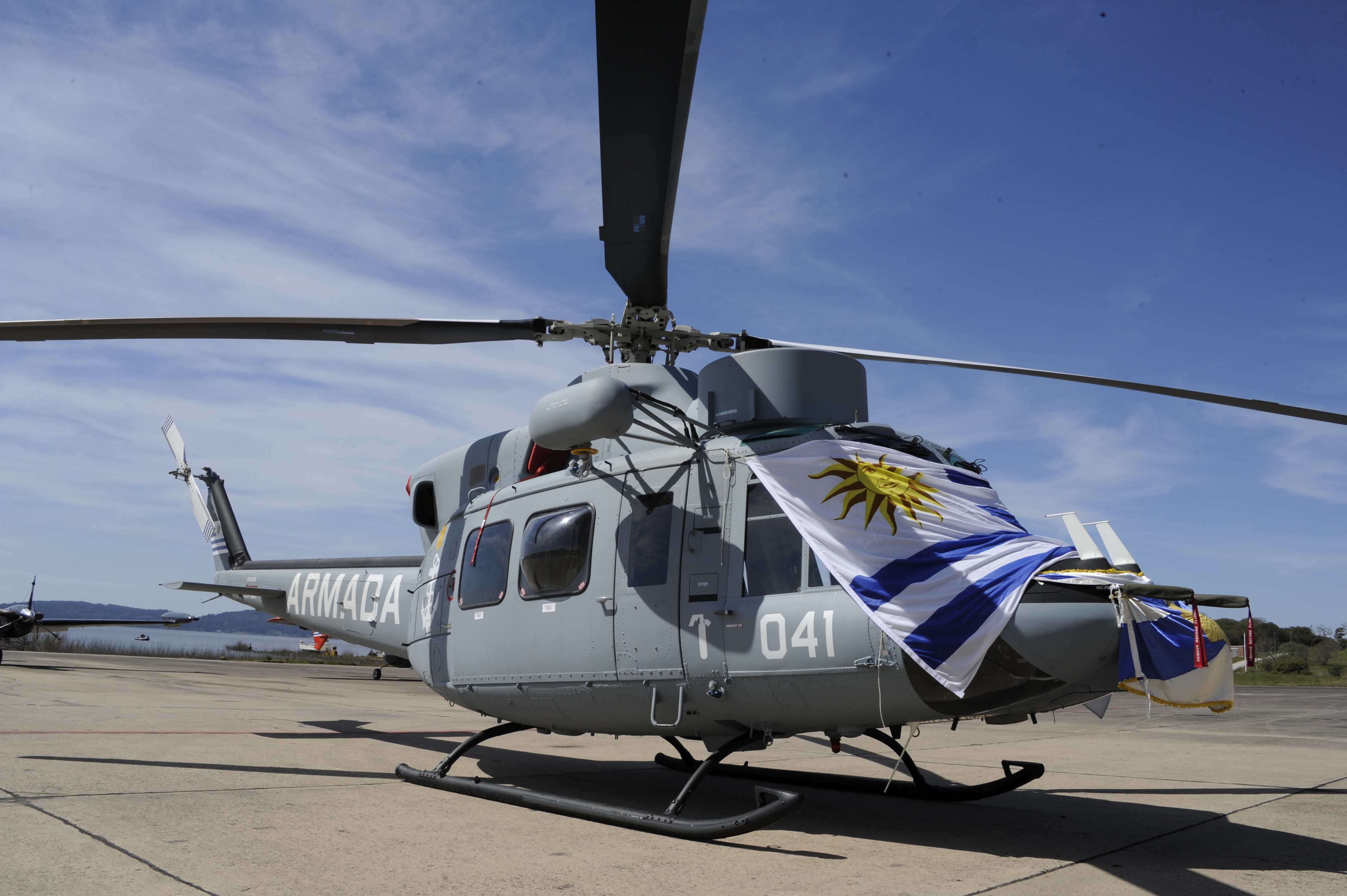 Helicóptero para patrullaje naval, traslado sanitario y cuidado ambiental