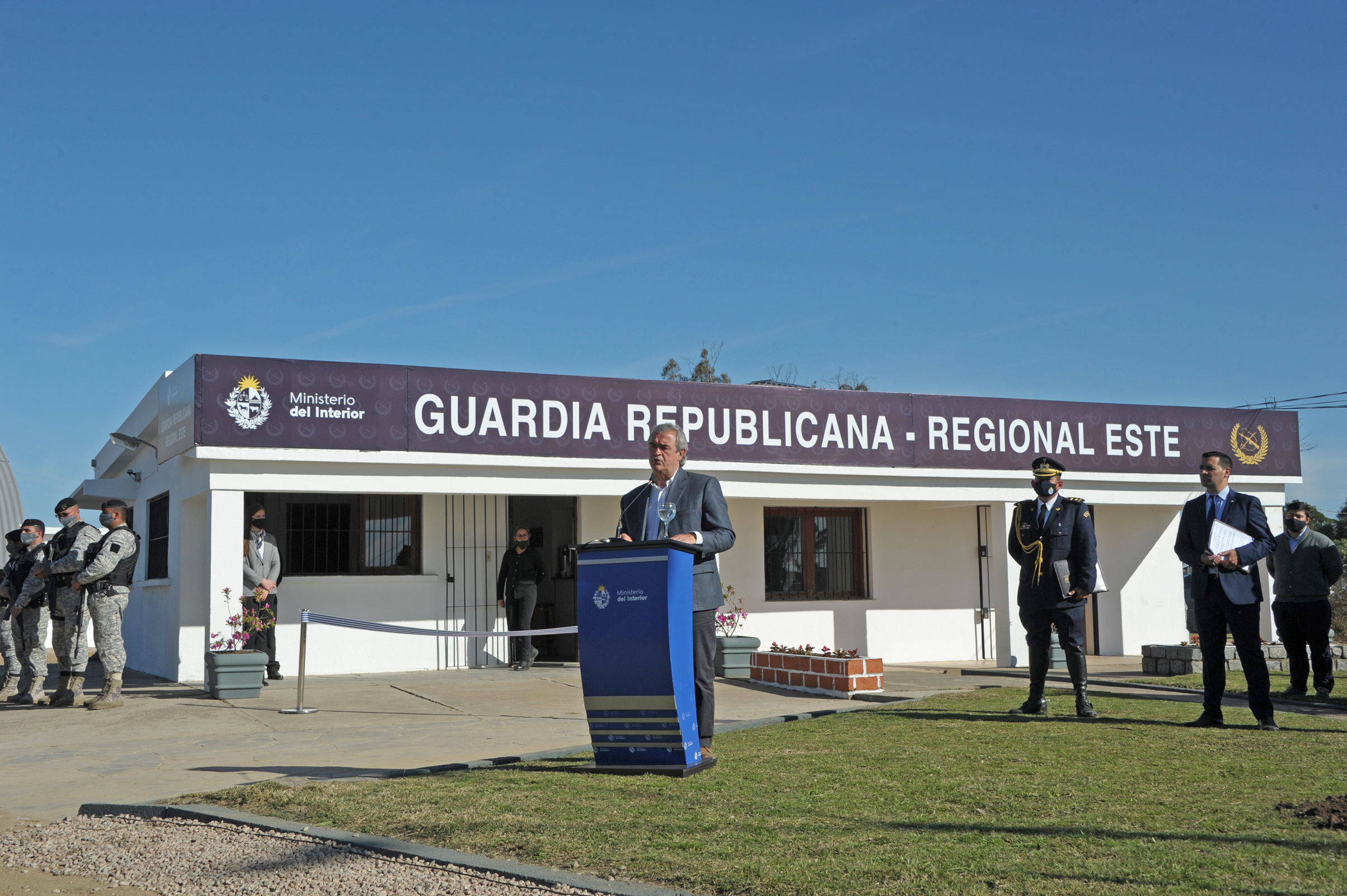 Ministro del Interior, Jorge Larrañaga, haciendo uso de la palabra durante la inauguración de sede de la Guardia Republicana en San Carlos, Maldonado