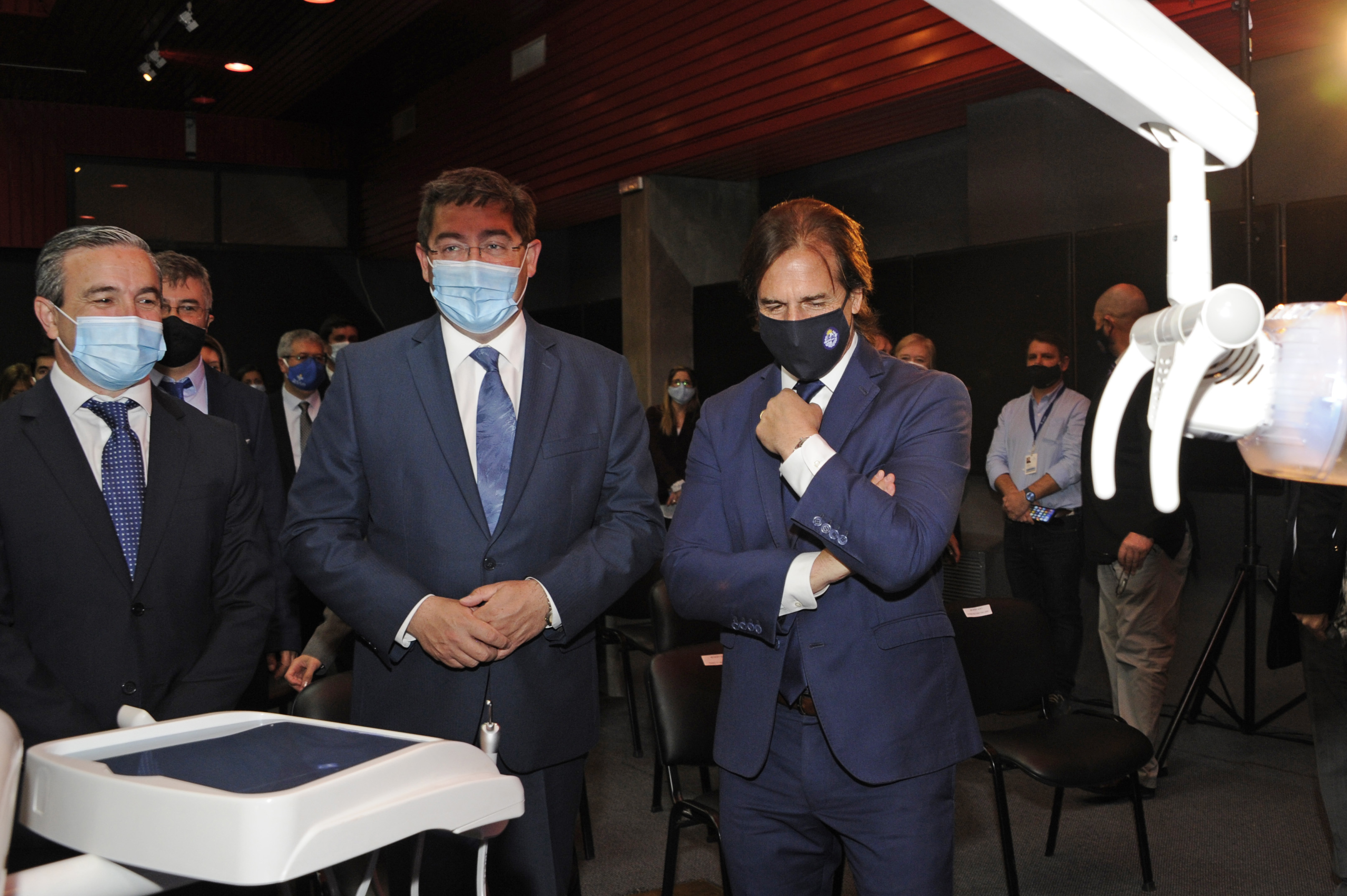 Presidente Lacalle Pou y autoridades en lanzamiento del Plan Nacional de Salud Bucal