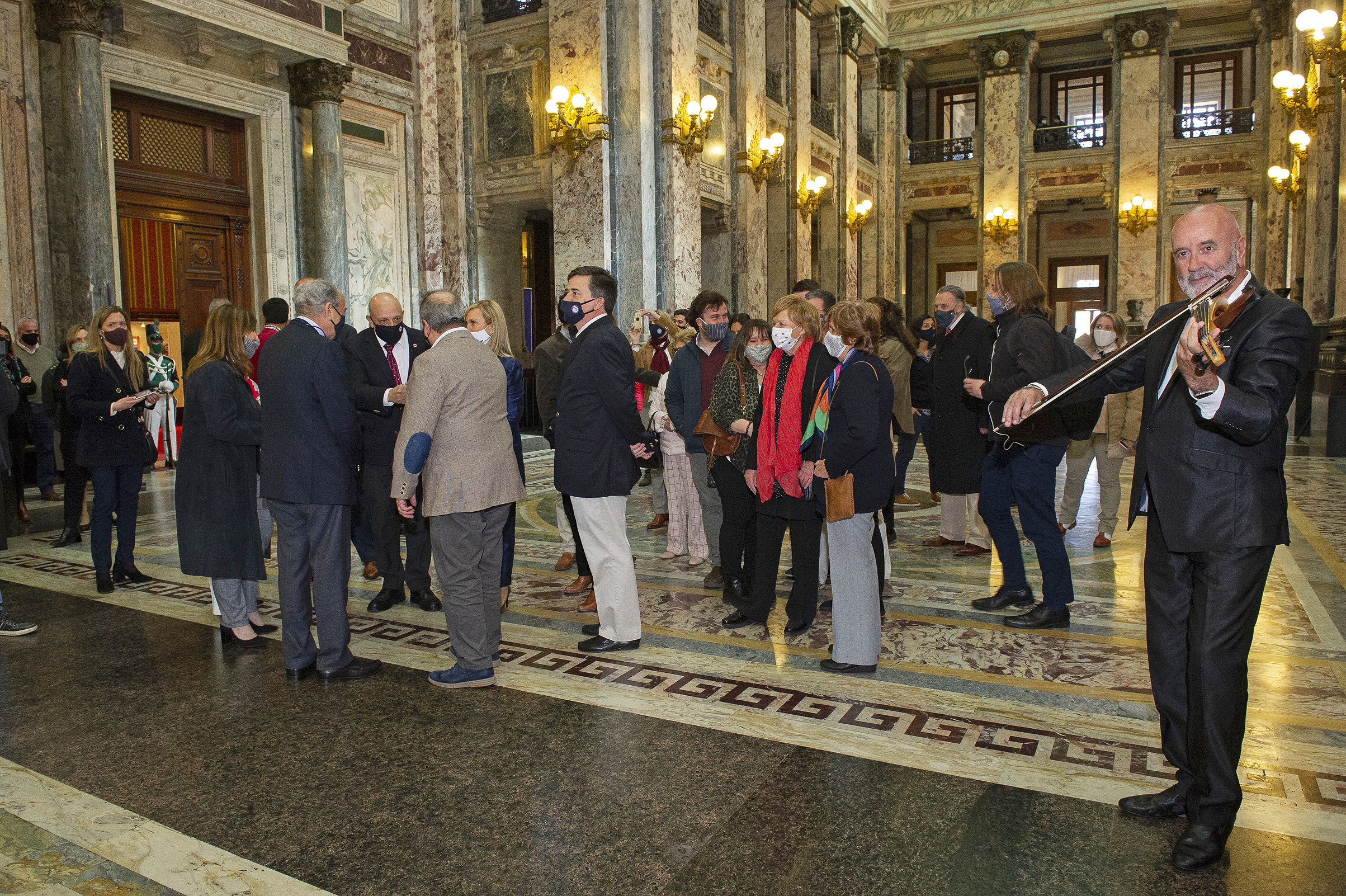 Vicepresidenta Beatriz Argimón encabezó homenaje del Poder Legislativo al Grupo Asesor Científico Honorario