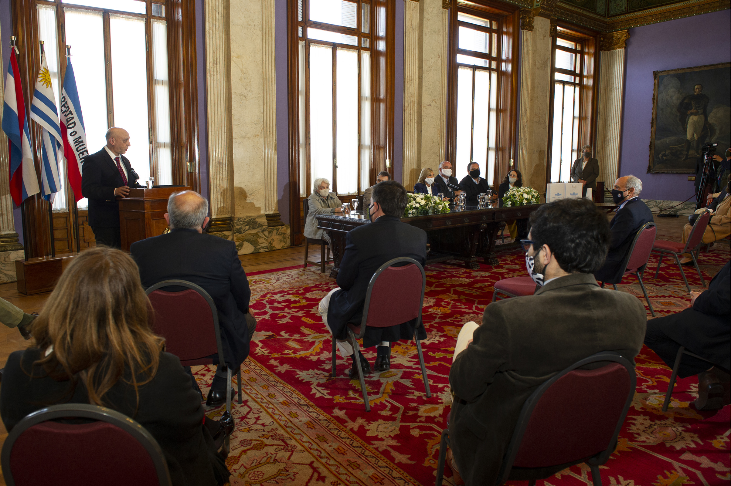 Vicepresidenta Beatriz Argimón encabezó homenaje del Poder Legislativo al Grupo Asesor Científico Honorario