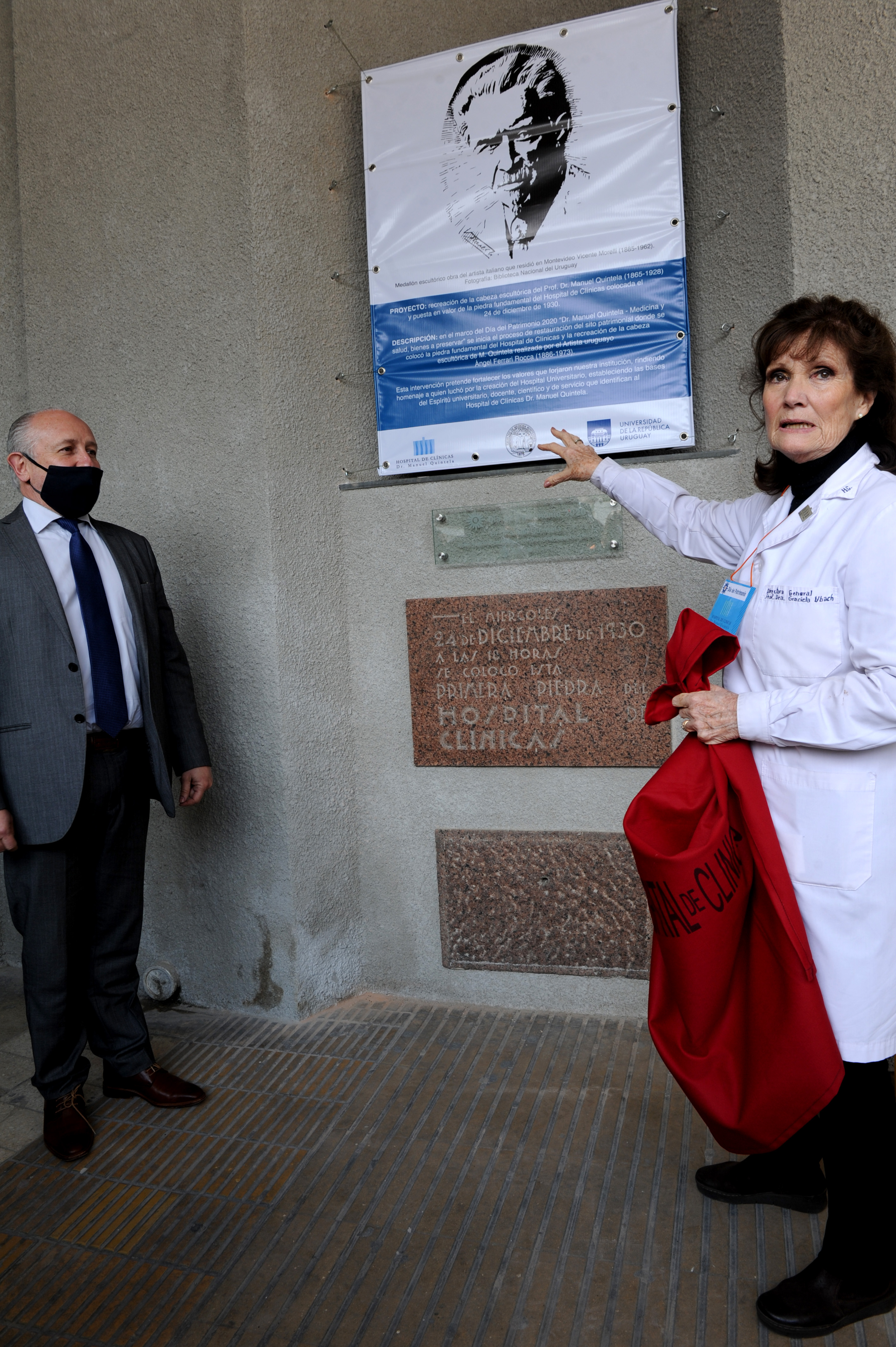 Autoridades descubren placa conmemorativa