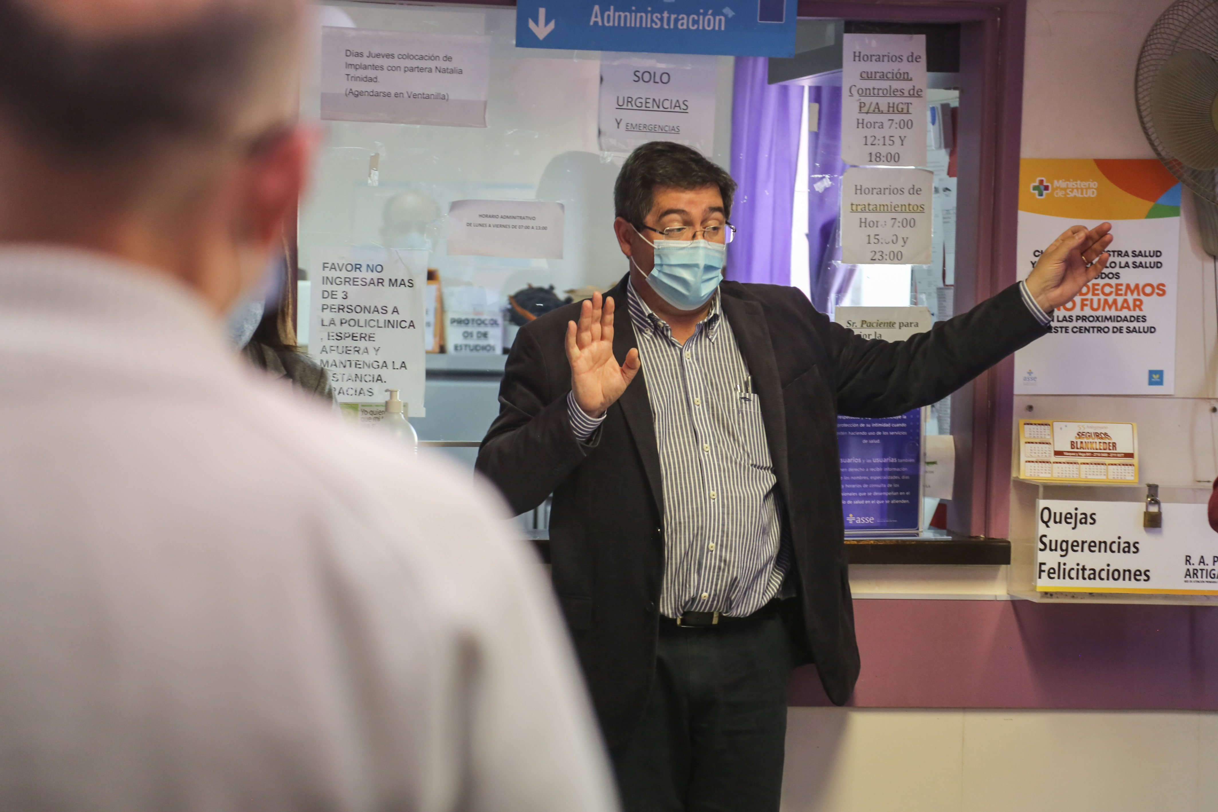 Presidente de ASSE, Leonardo Cipriani, durante su gira por Artigas