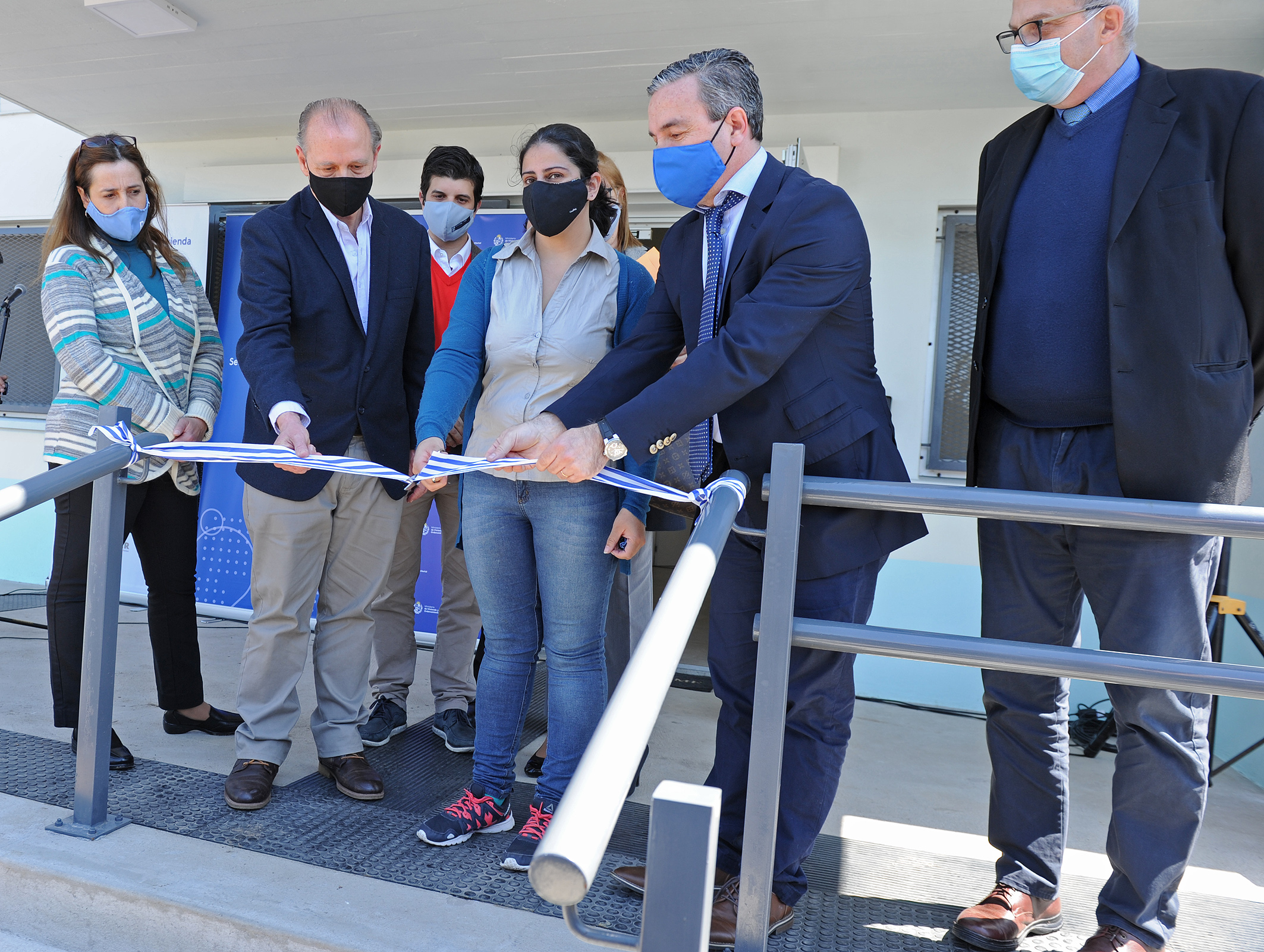 Subsecretario de Vivienda, Tabaré Hackenbruch, y vicepresidente de ASSE, Marcelo Sosa, inauguraron policlínica del barrio 19 de Abril