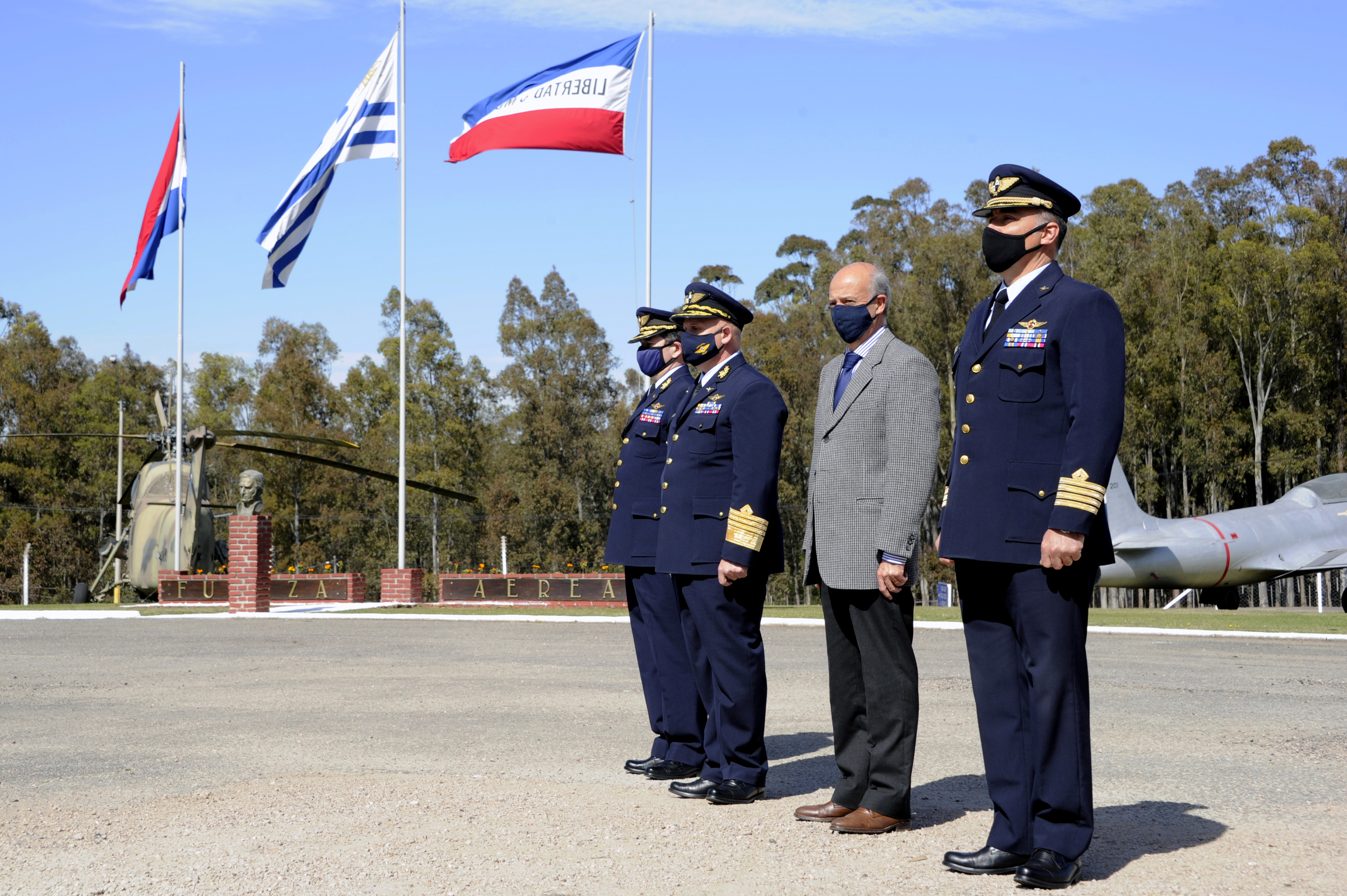 Ministro de Defensa Nacional, Javier García, encabezó celebración del 74.° aniversario de la Escuela Técnica Aeronáutica