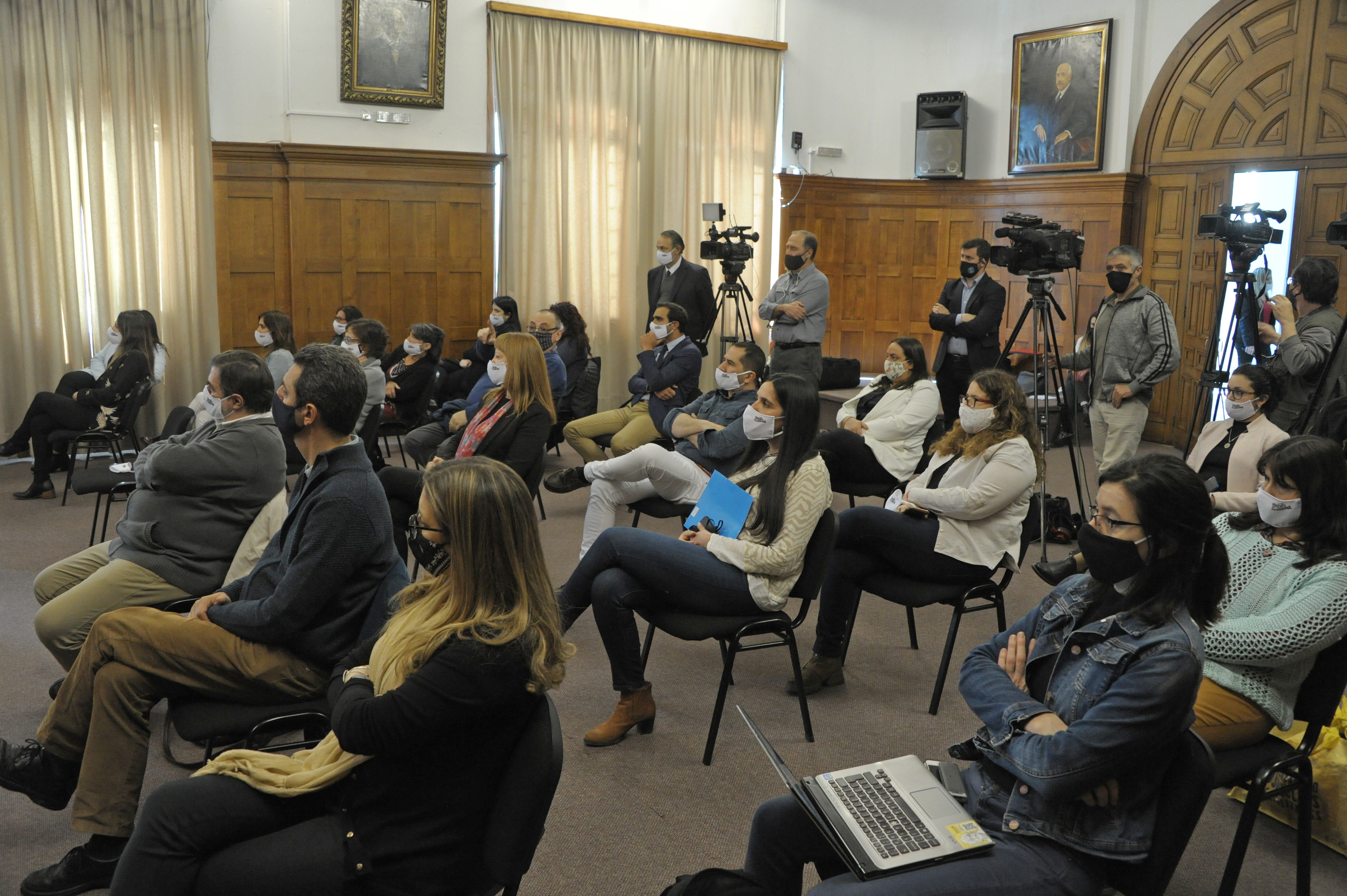 Ministro de Salud Pública, Daniel Salinas, encabezó conferencia en el marco del Día Mundial de la Salud Mental
