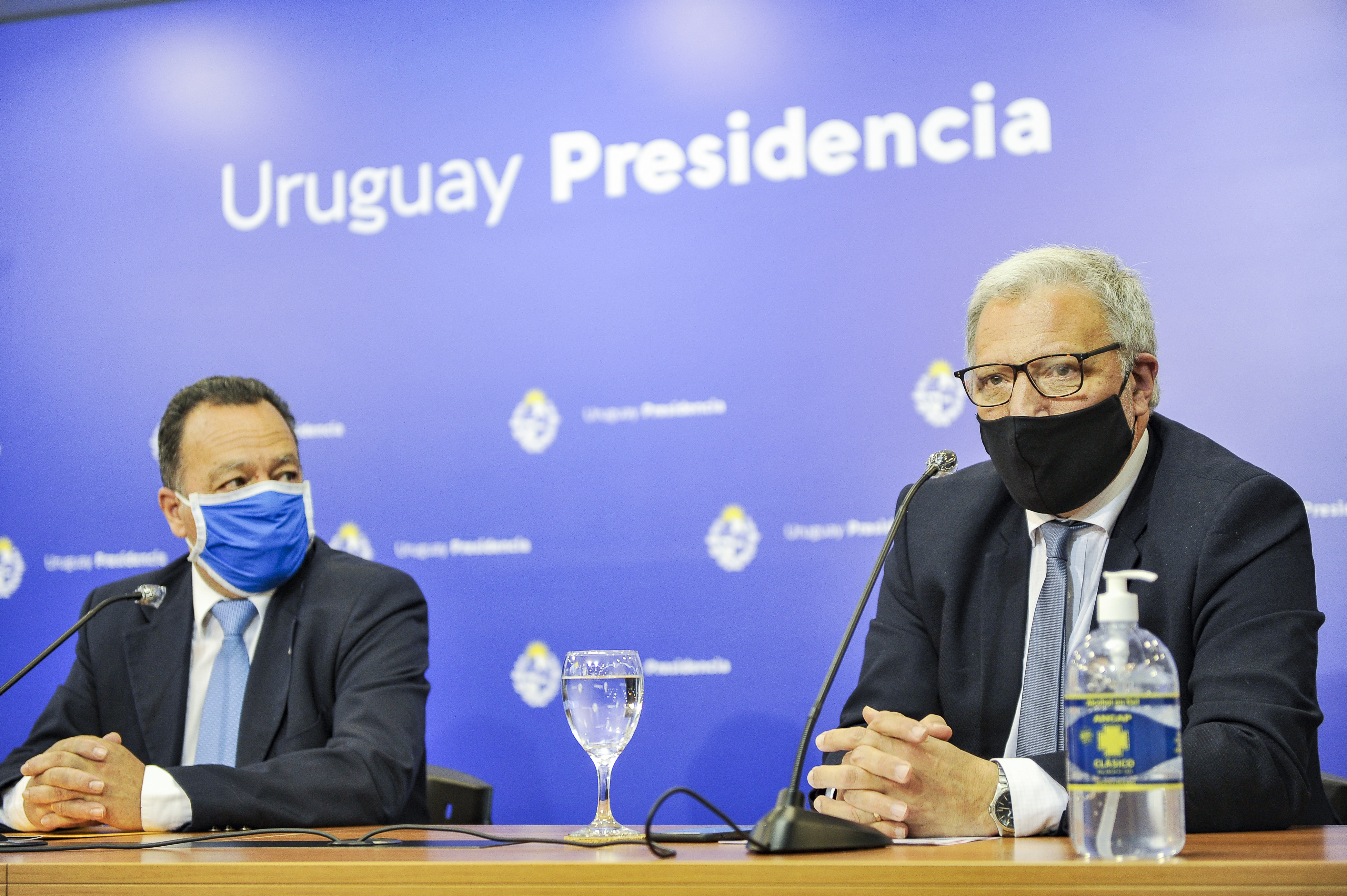 Sergio Rico y Gerardo Sotelo en presentación de campaña de comunicación “Prepararse hace la diferencia”