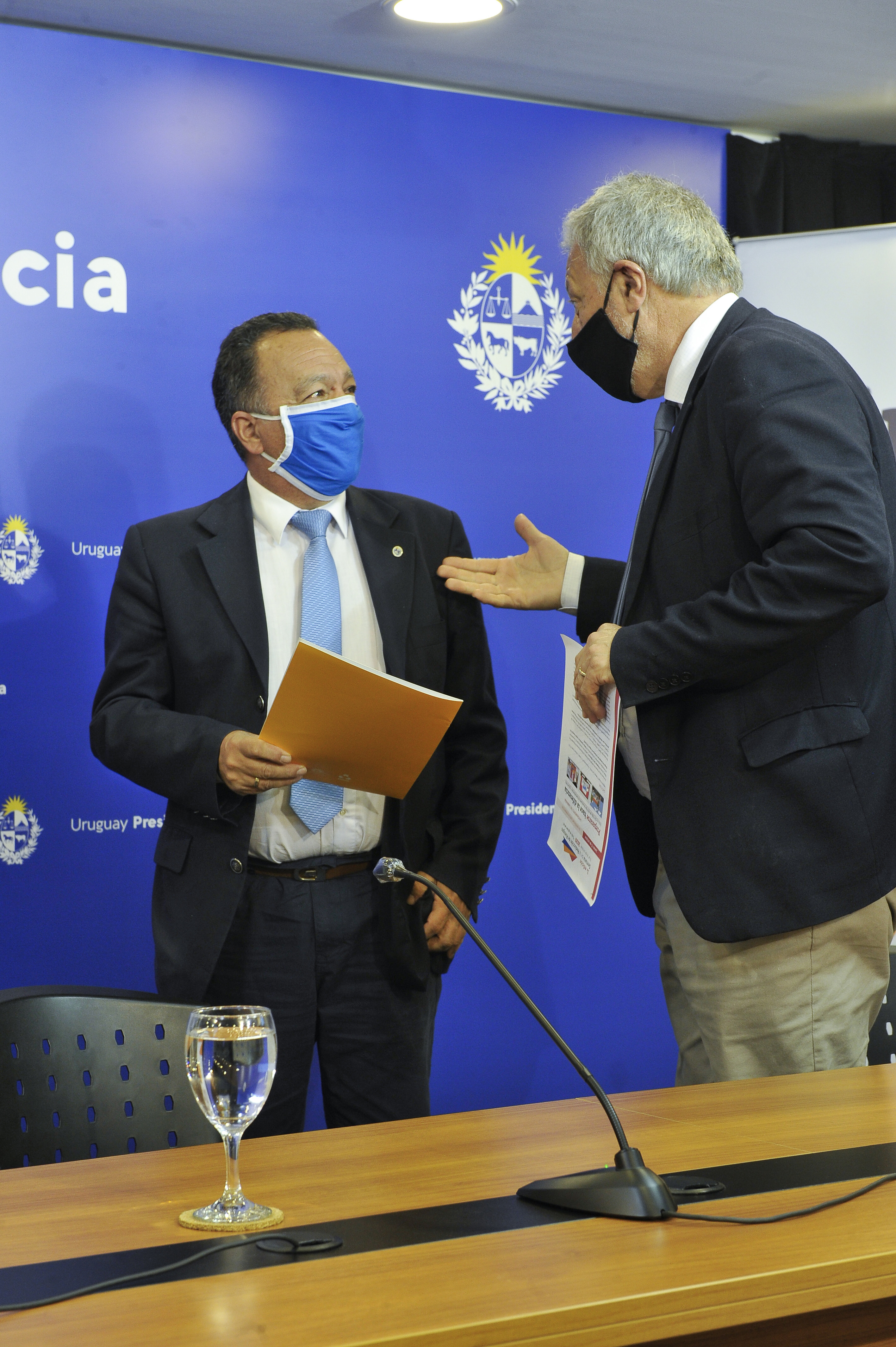 Sergio Rico y Gerardo Sotelo en presentación de campaña de comunicación “Prepararse hace la diferencia”