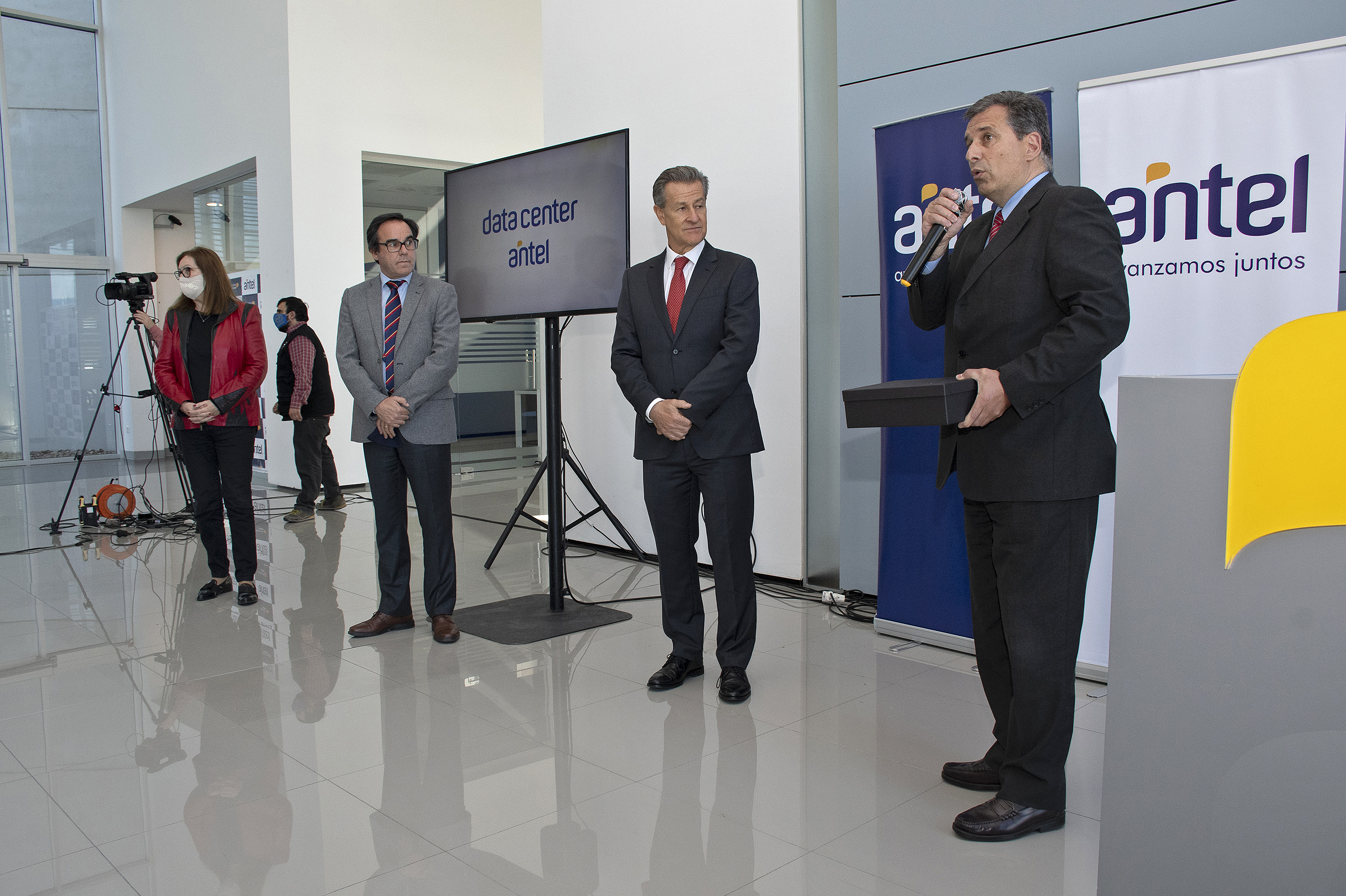 Ceremonia de inauguración de la sala III del datacenter internacional de Antel
