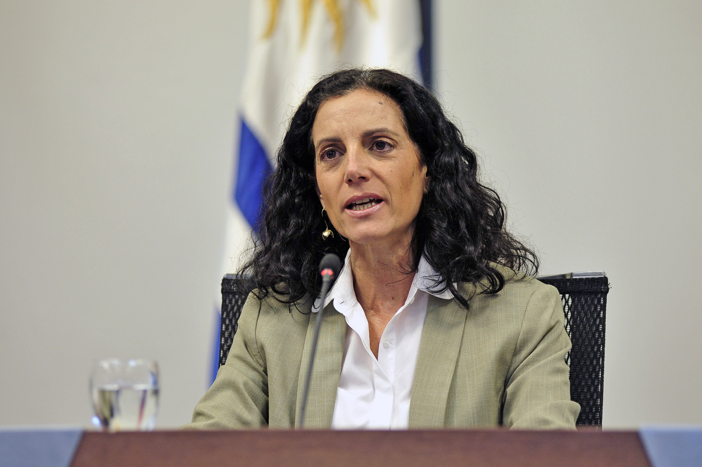 Ministra de Economía y Finanzas, Azucena Arbeleche