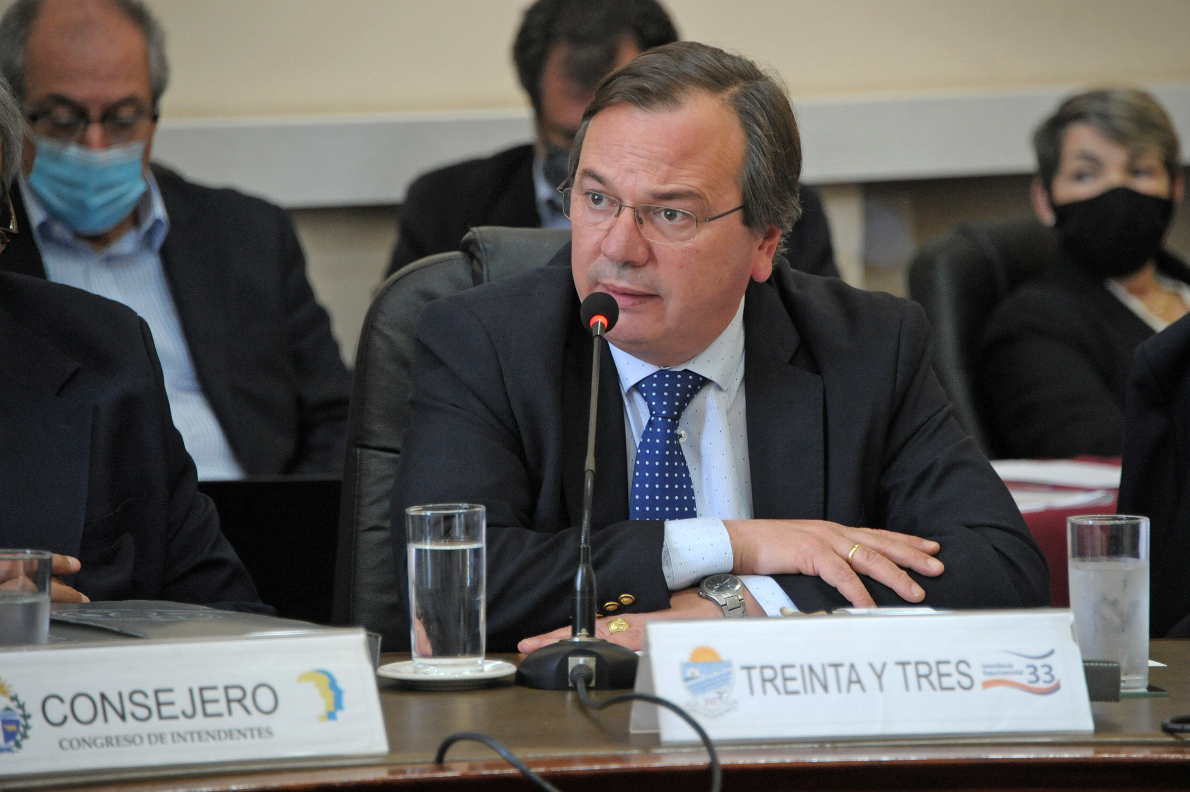 Subdirector de la Oficina de Planemiento y Presupuesto, José Luis Falero, dirigiéndose a los presentes
