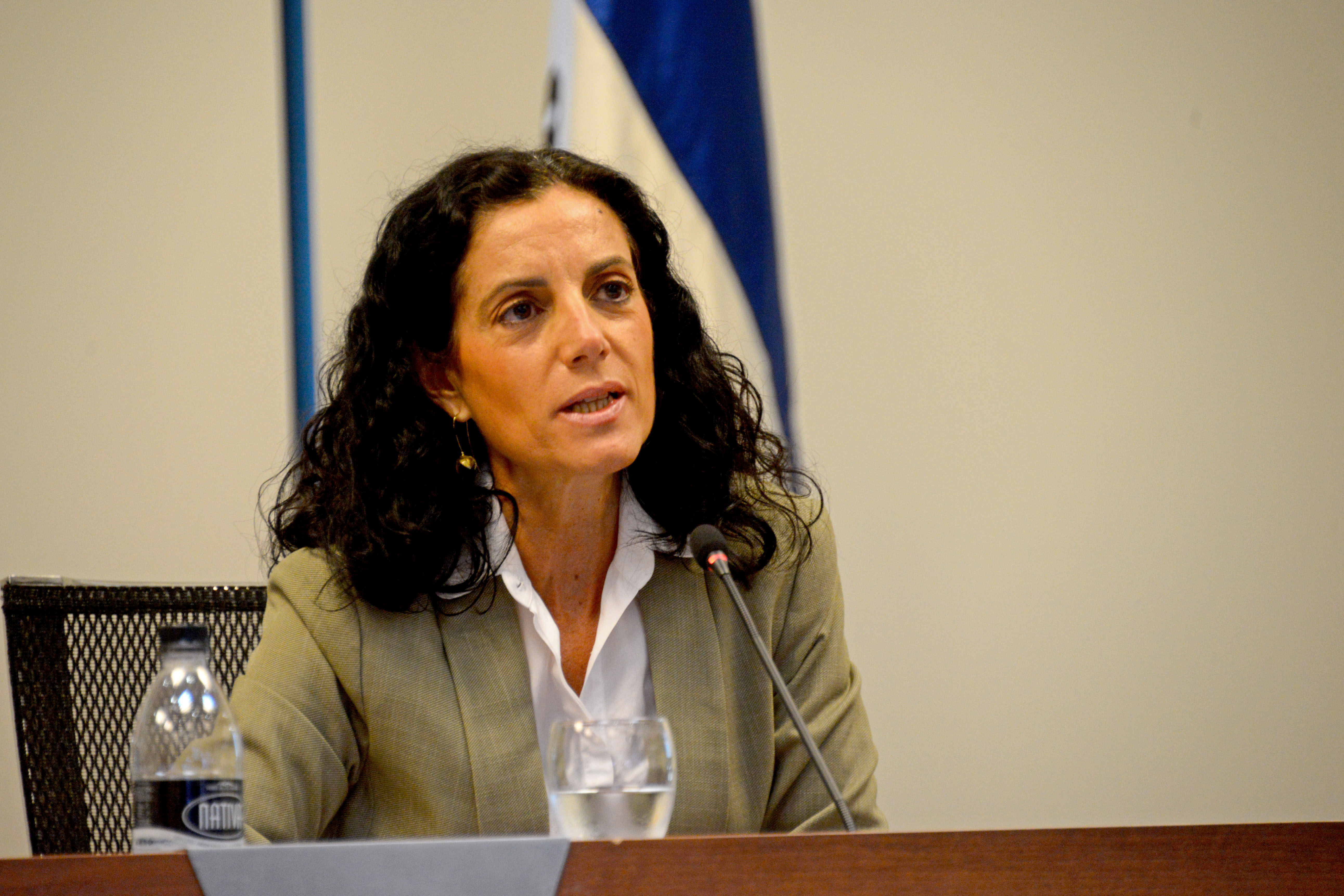 Ministra de Economía y Finanzas, Azucena Arbeleche