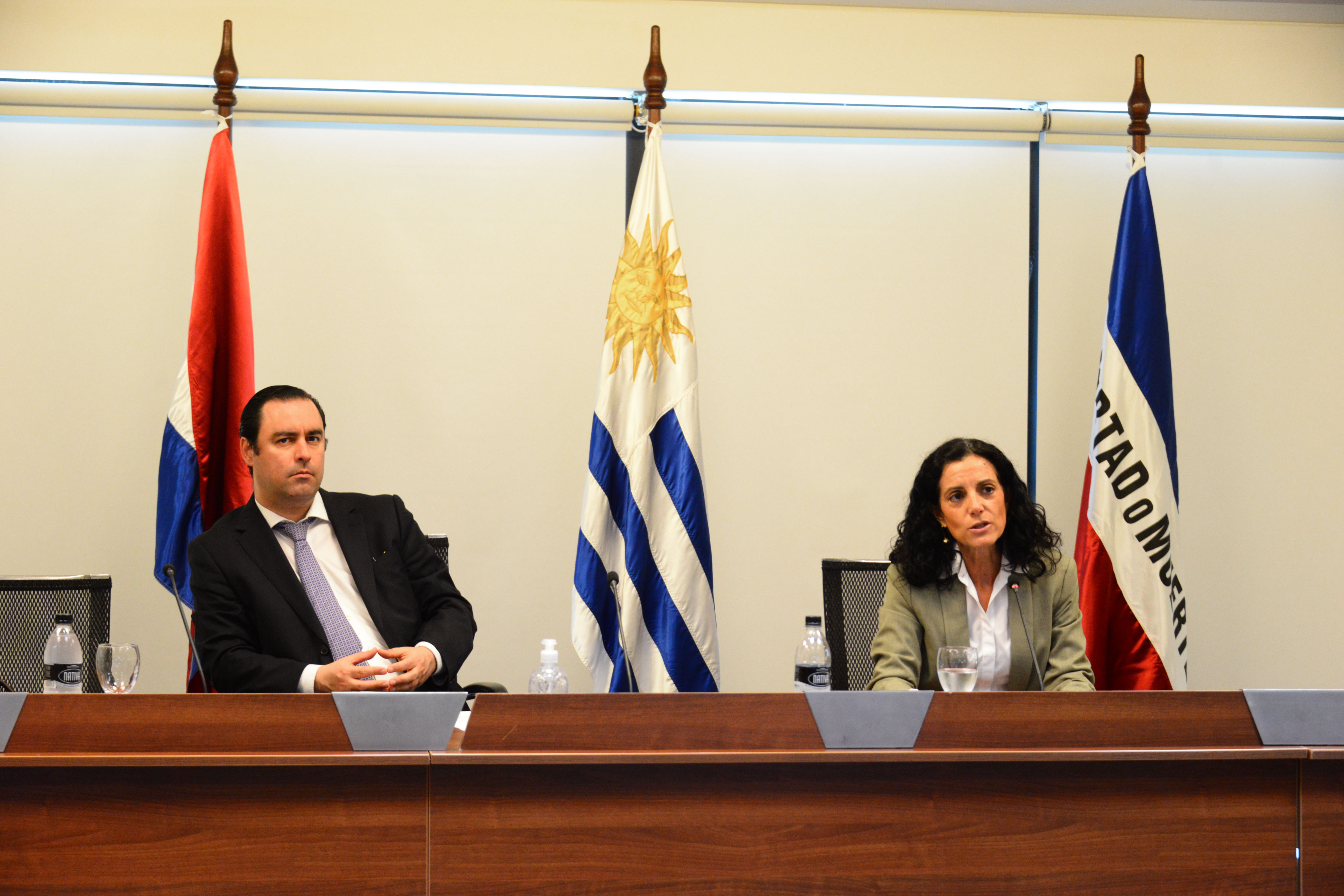Ministra de Economía y Finanzas, Azucena Arbeleche y Hernán Bonilla, titular de la Asesoría Macroeconómica del MEF