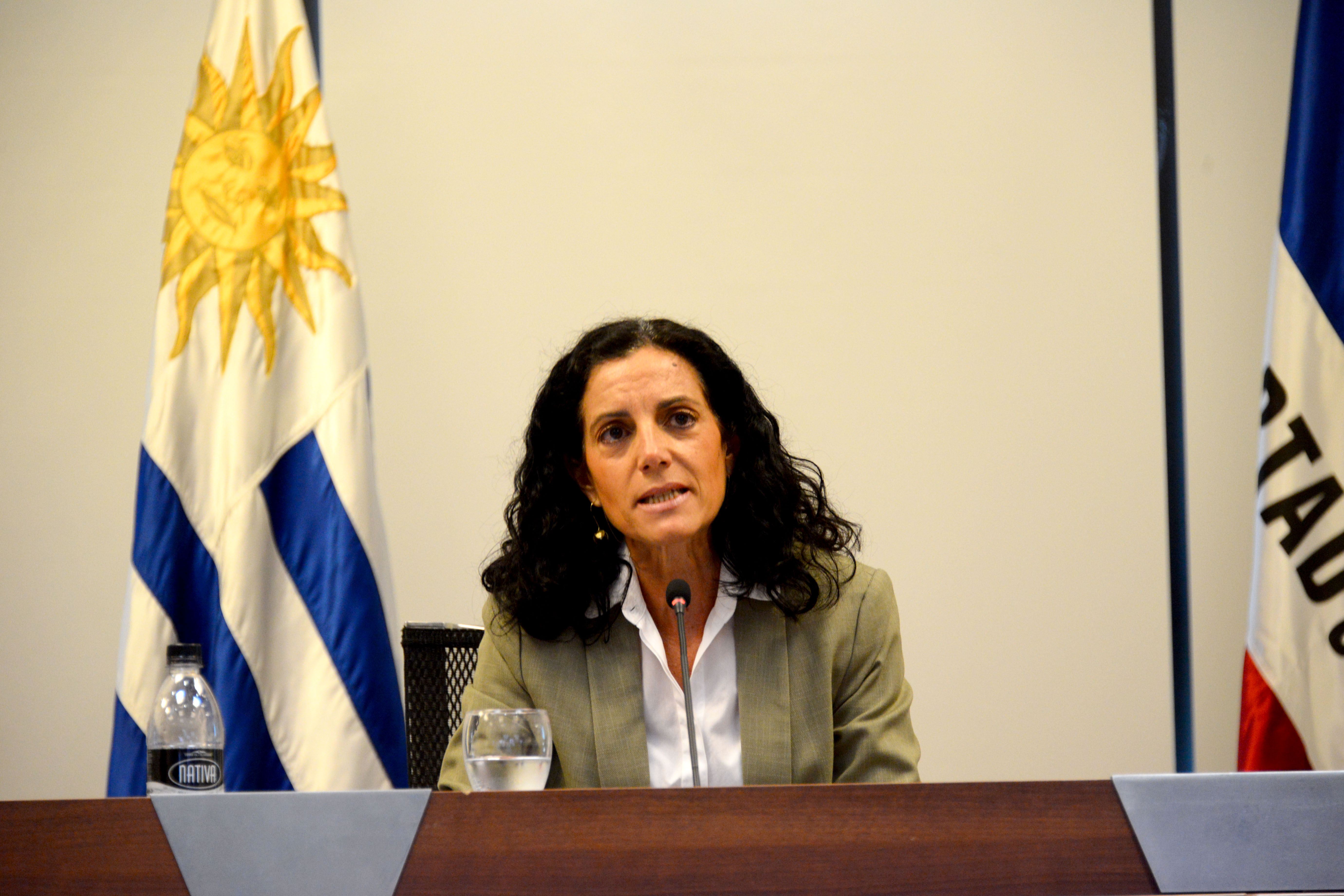 Ministra de Economía y Finanzas, Azucena Arbeleche