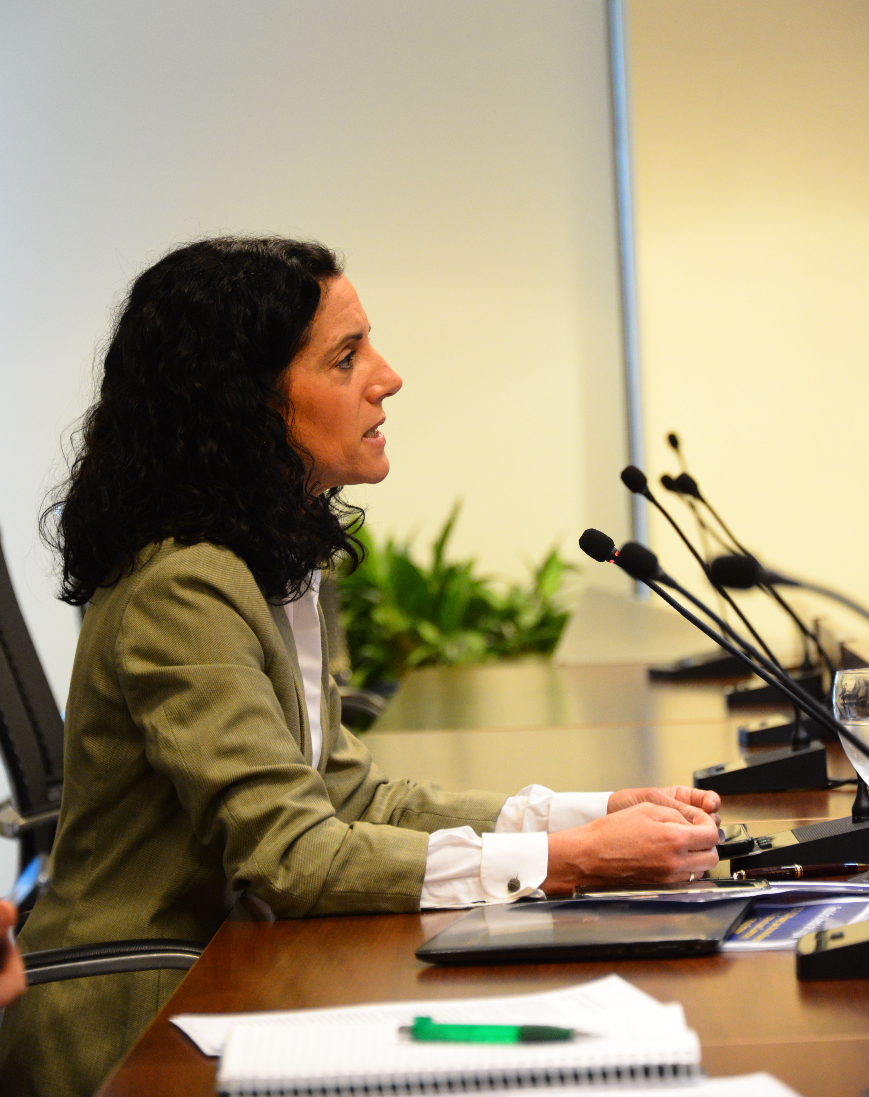 Ministra de Economía y Finanzas, Azucena Arbeleche