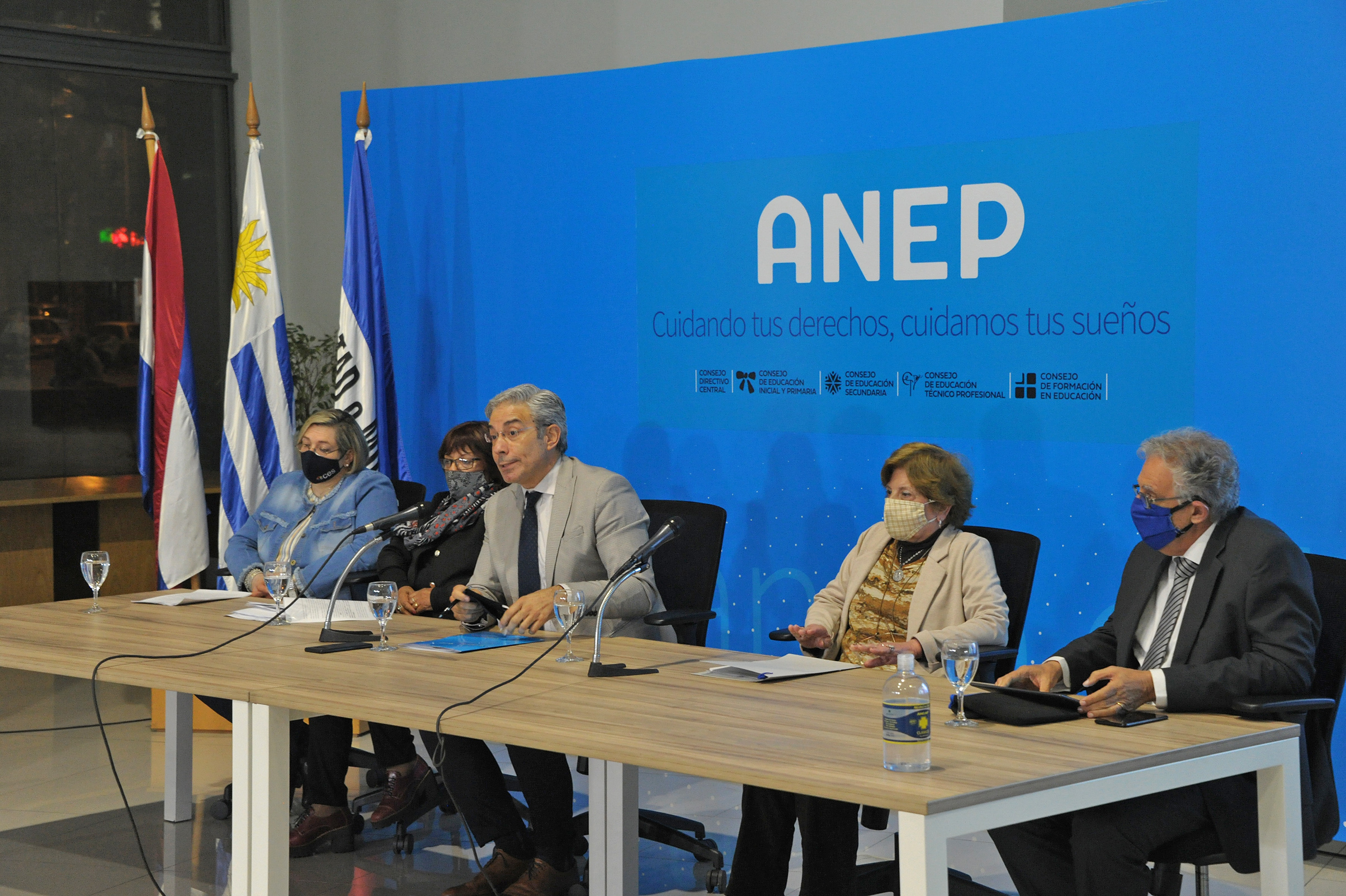 Presidente del Consejo Directivo Central (Codicen), Robert Silva, encabezó conferencia de prensa