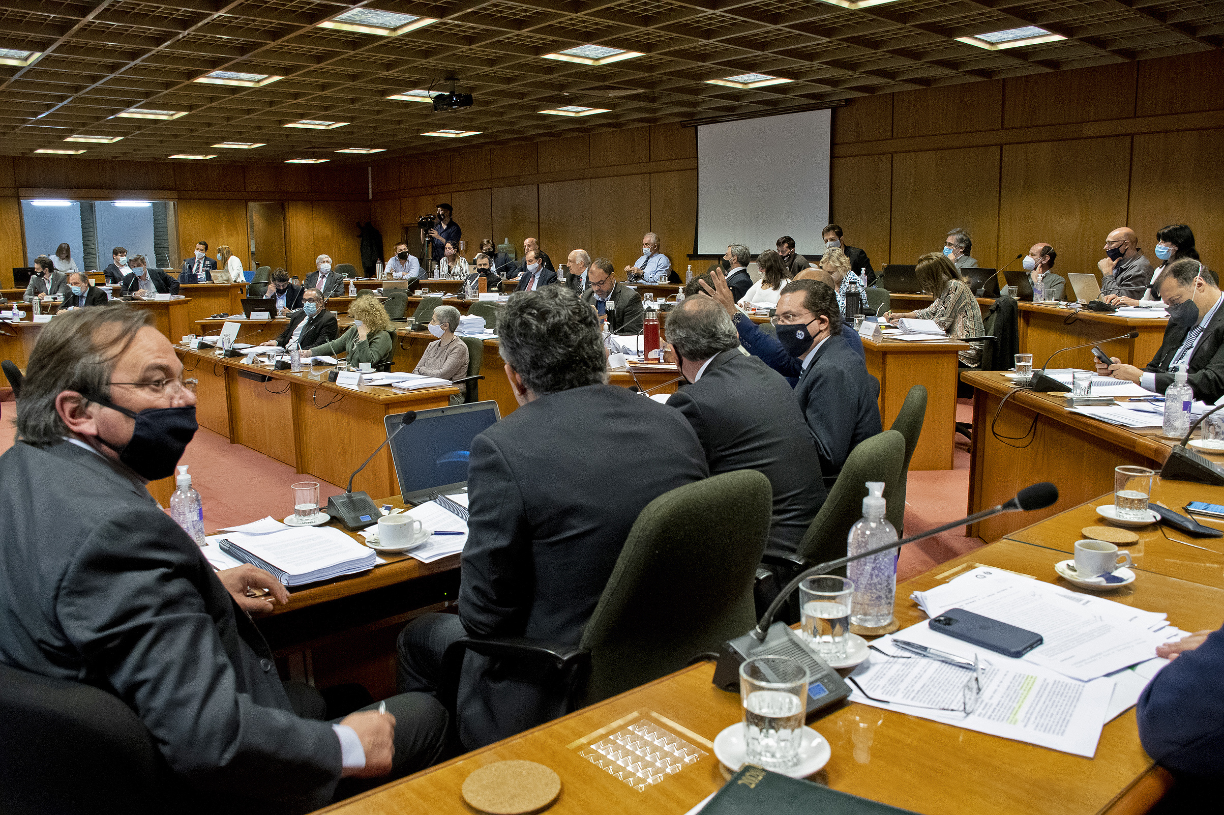 Autoridades concurrieron a la Comisión de Presupuesto del Parlamento nacional