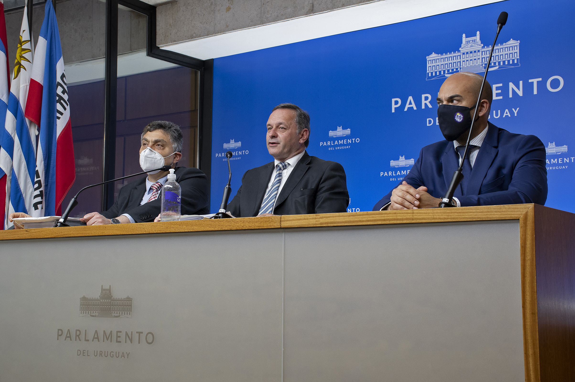 Secretario de Presidencia, Álvaro Delgado, encabezó conferencia, junto al director de OPP, Isaac Alfie, y director de Presidencia, Heber Paguas