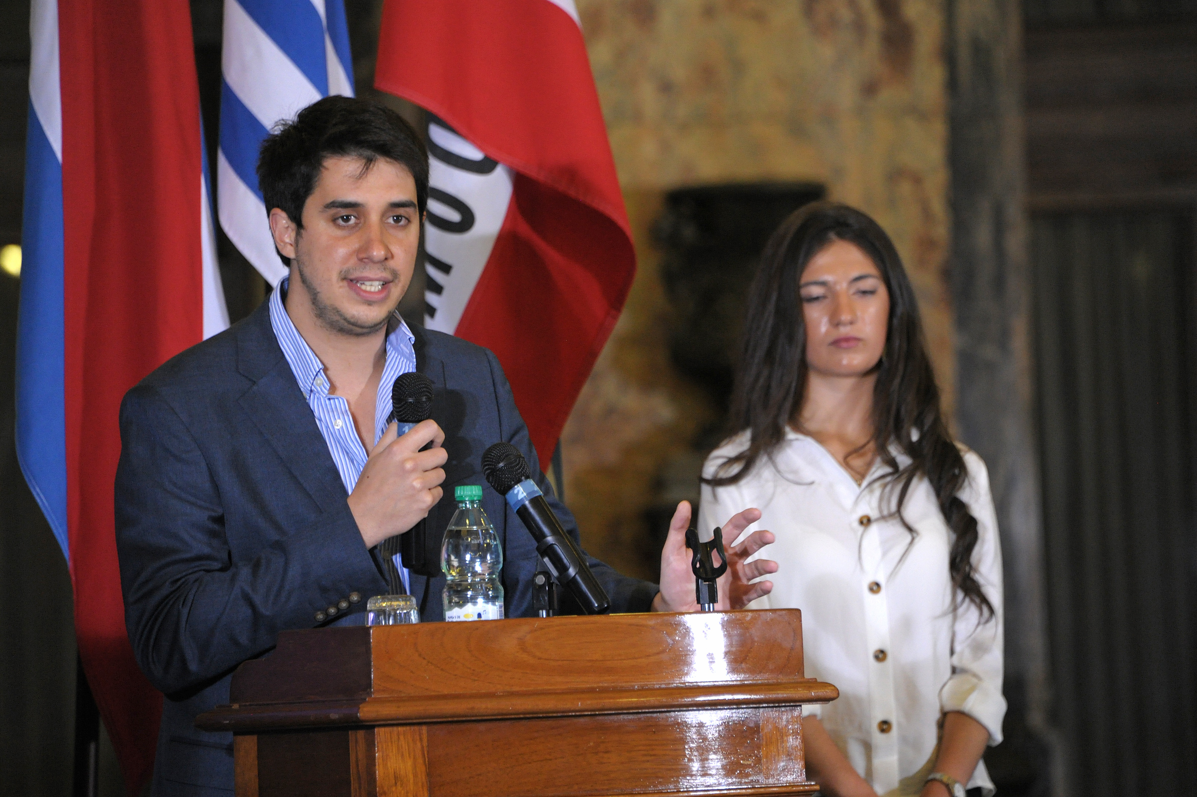 Ceremonia de entrega de reconocimientos de la primera edicón de los Premios INJU en el Salón de los Pasos Perdidos del Palacio Legislativo