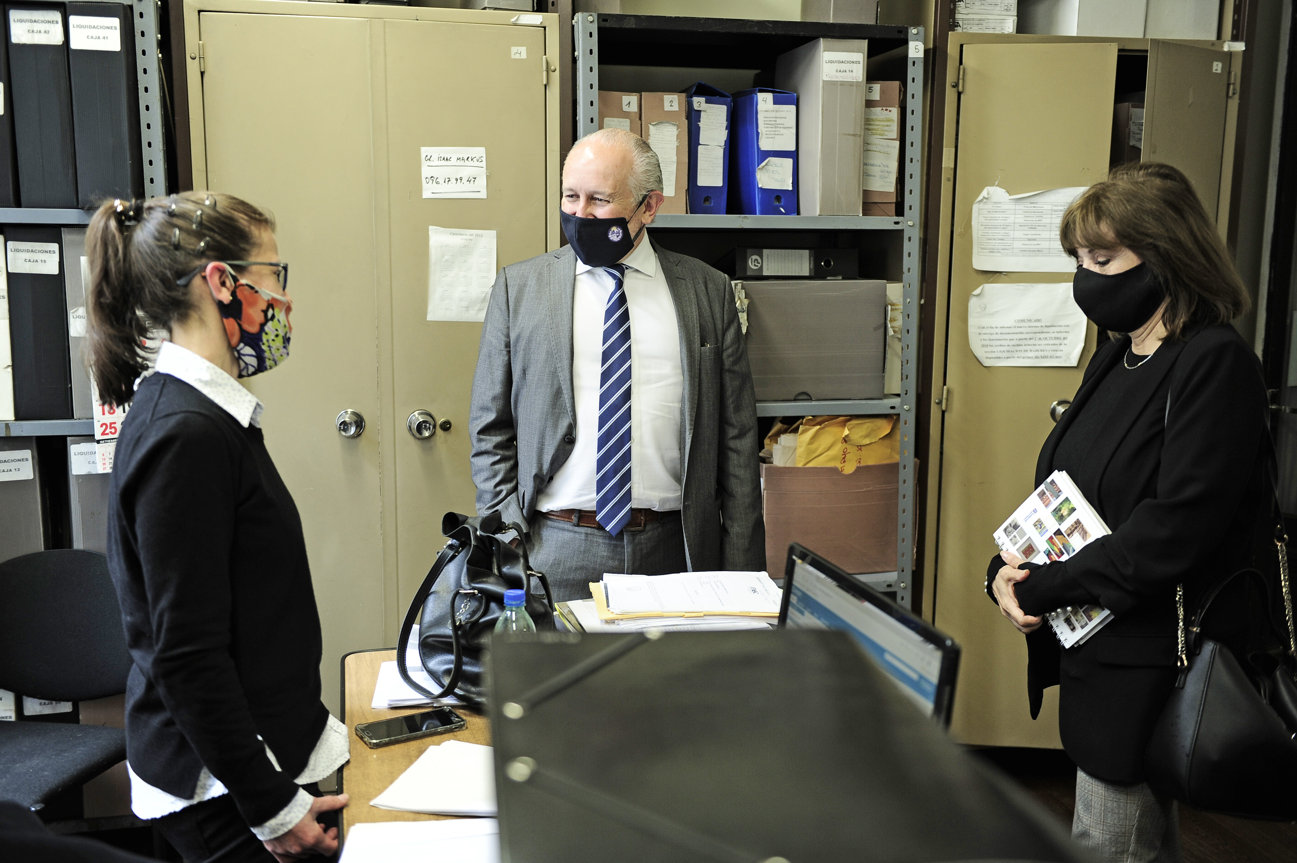 Ministro de Educación y Cultura, Pablo da Silveira, recorre instalaciones del AGN
