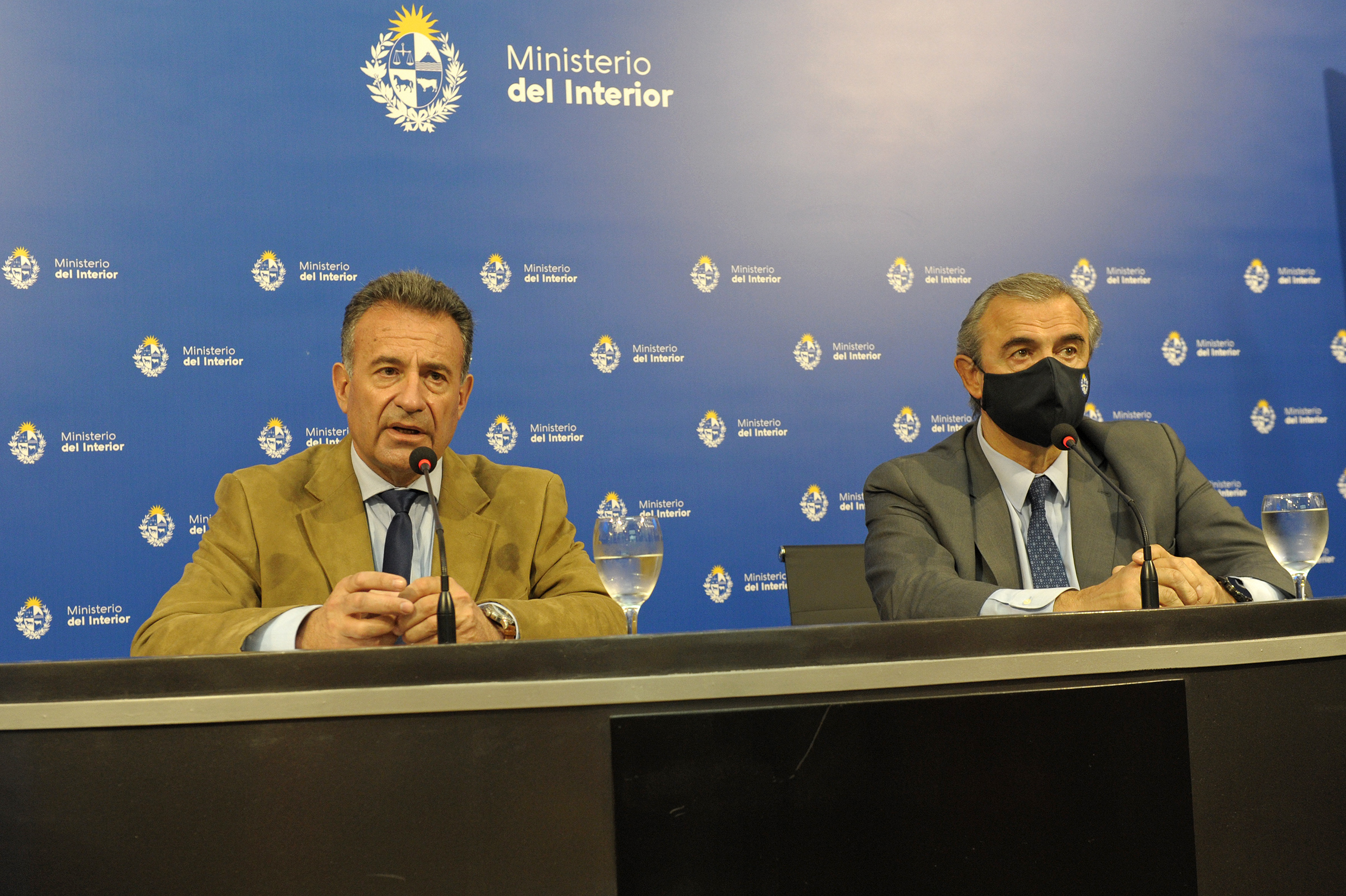 Ministros Daniel Salinas y Jorge Larrañaga