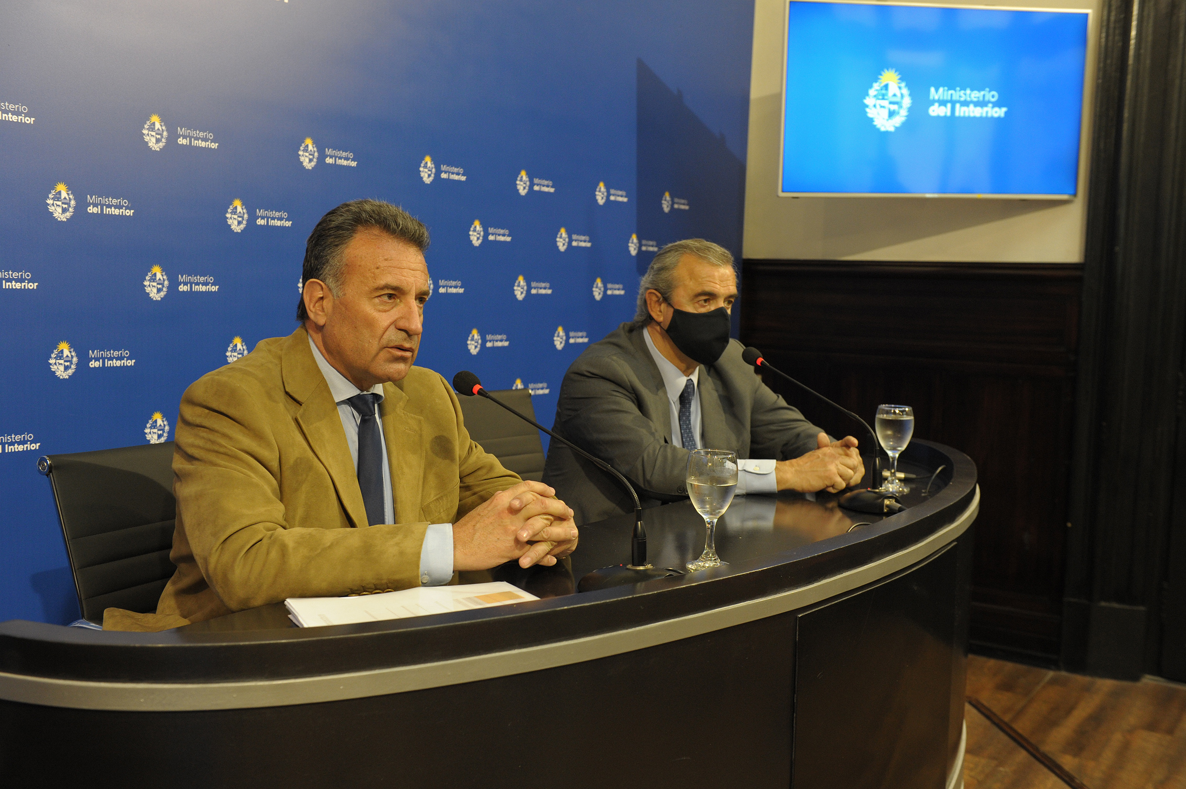 Ministros Daniel Salinas y Jorge Larrañaga