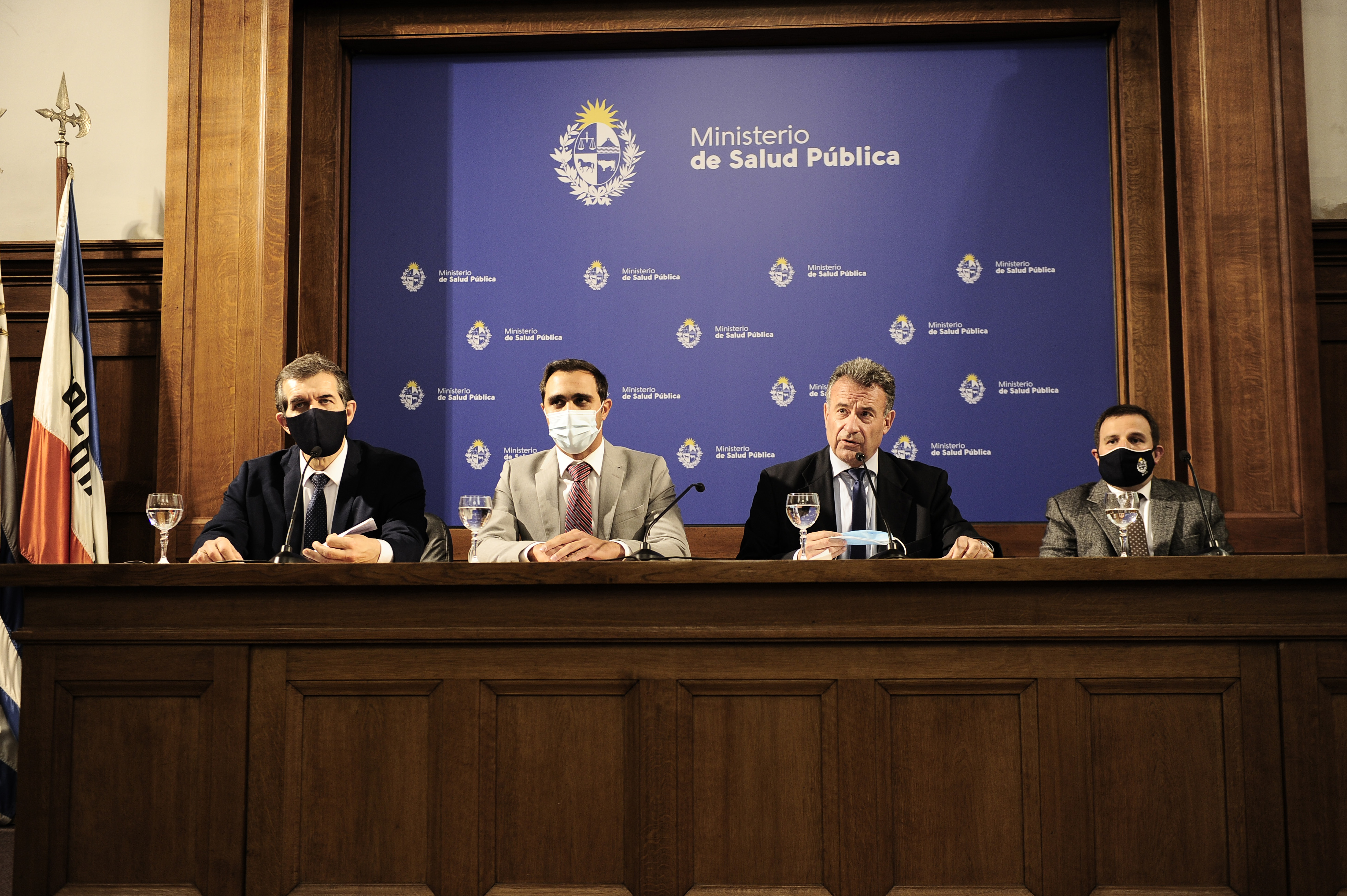 Autoridades en conmemoración del Día Mundial del Accidente Cerebrovascular