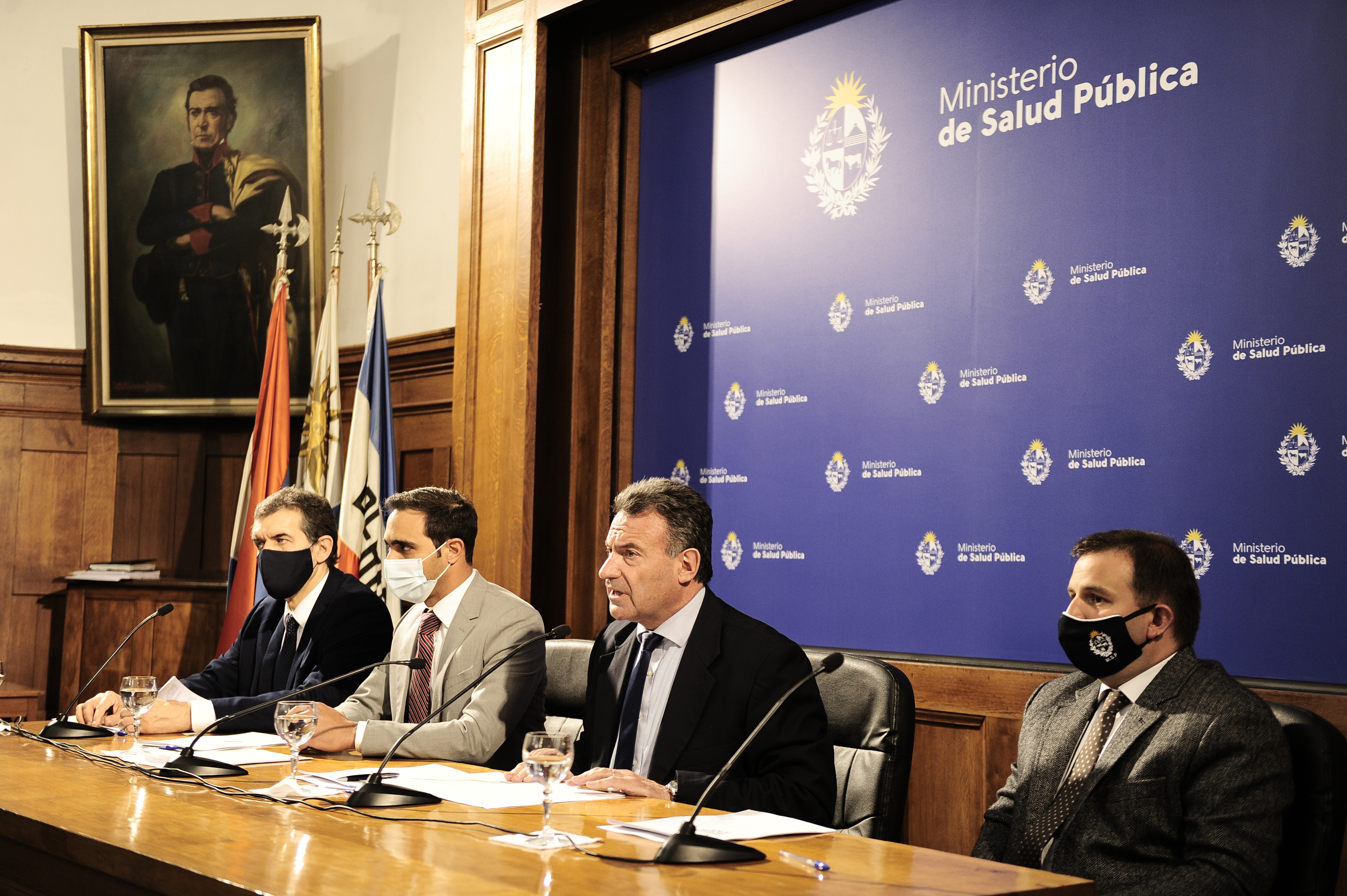 Autoridades en conmemoración del Día Mundial del Accidente Cerebrovascular