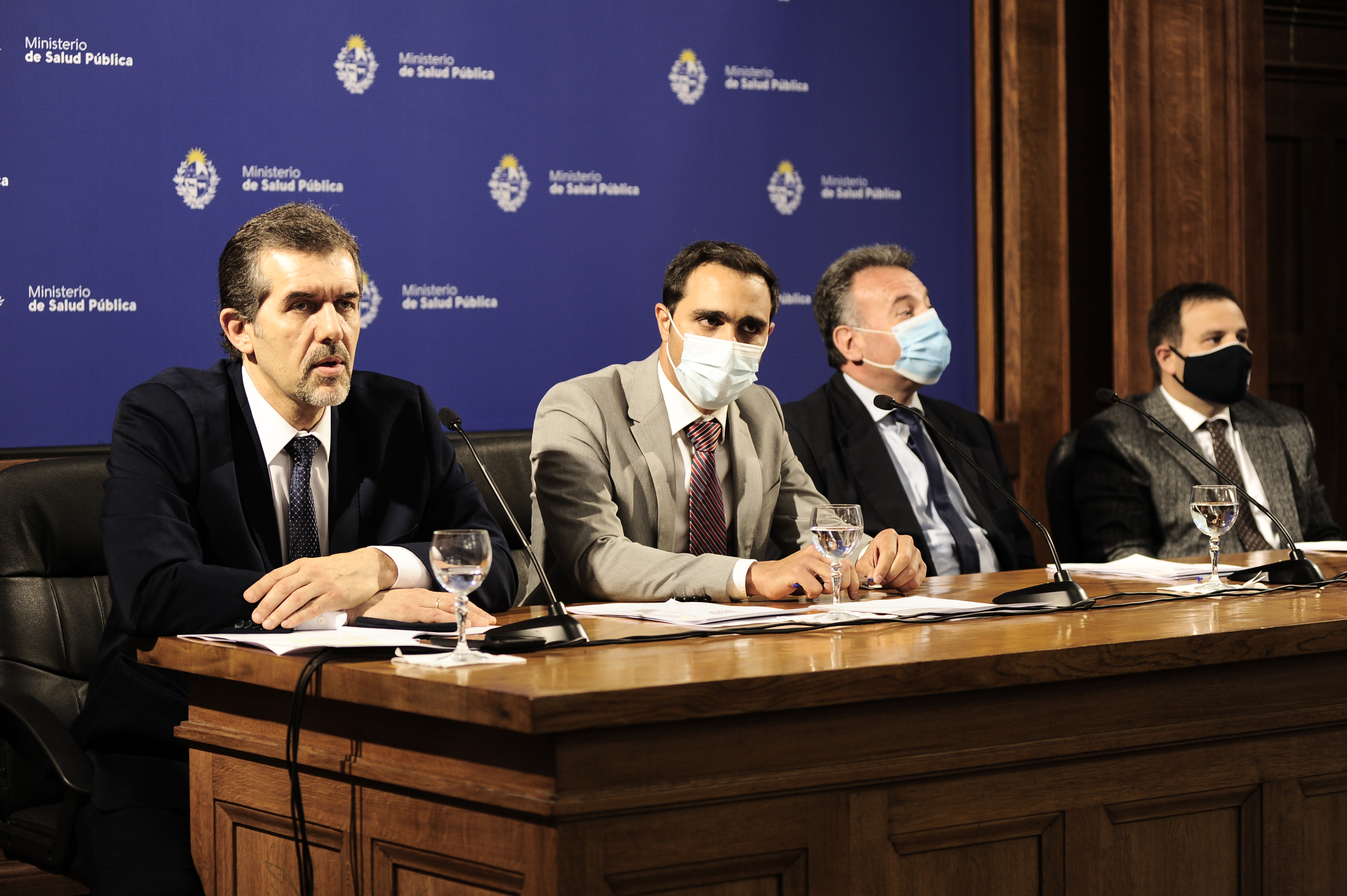 Autoridades en conmemoración del Día Mundial del Accidente Cerebrovascular