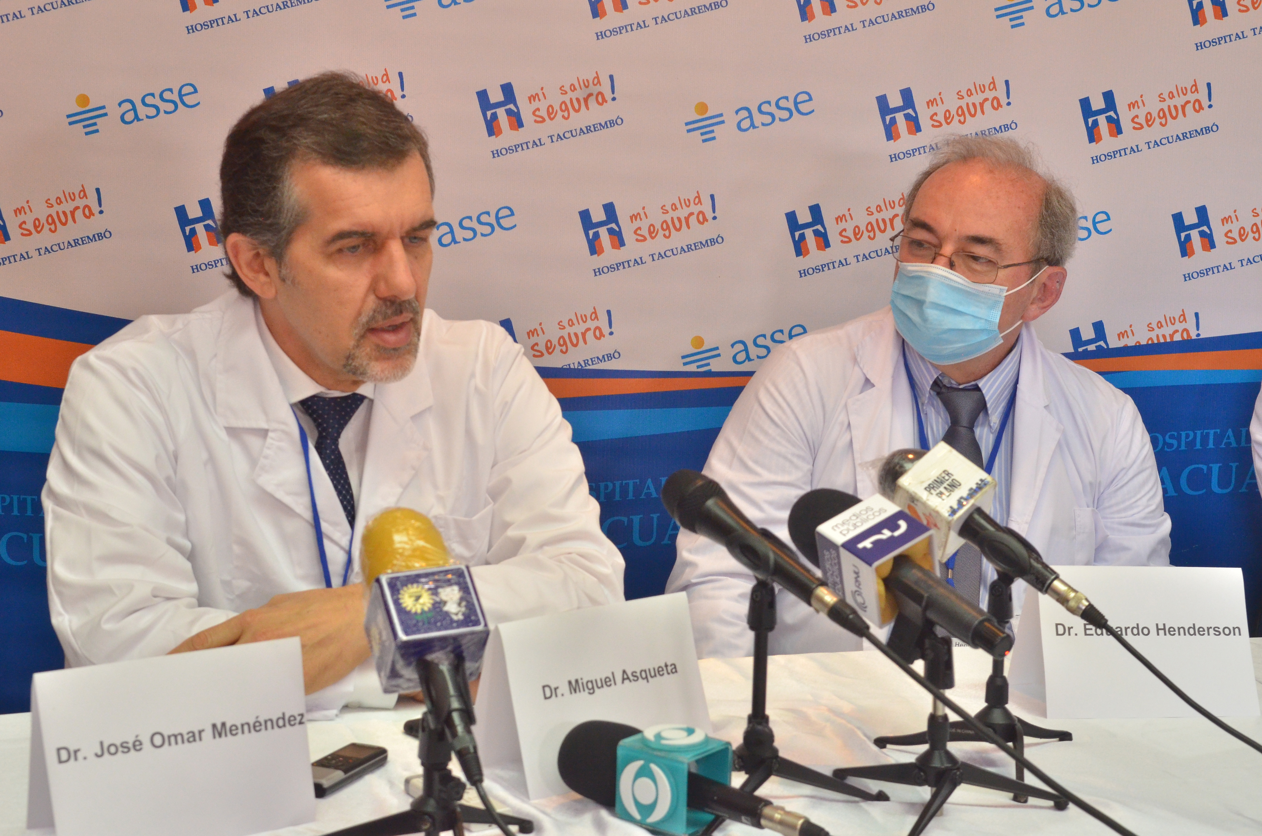 Director general de la Salud, Miguel Asqueta, encabeza la conferencia de prensa