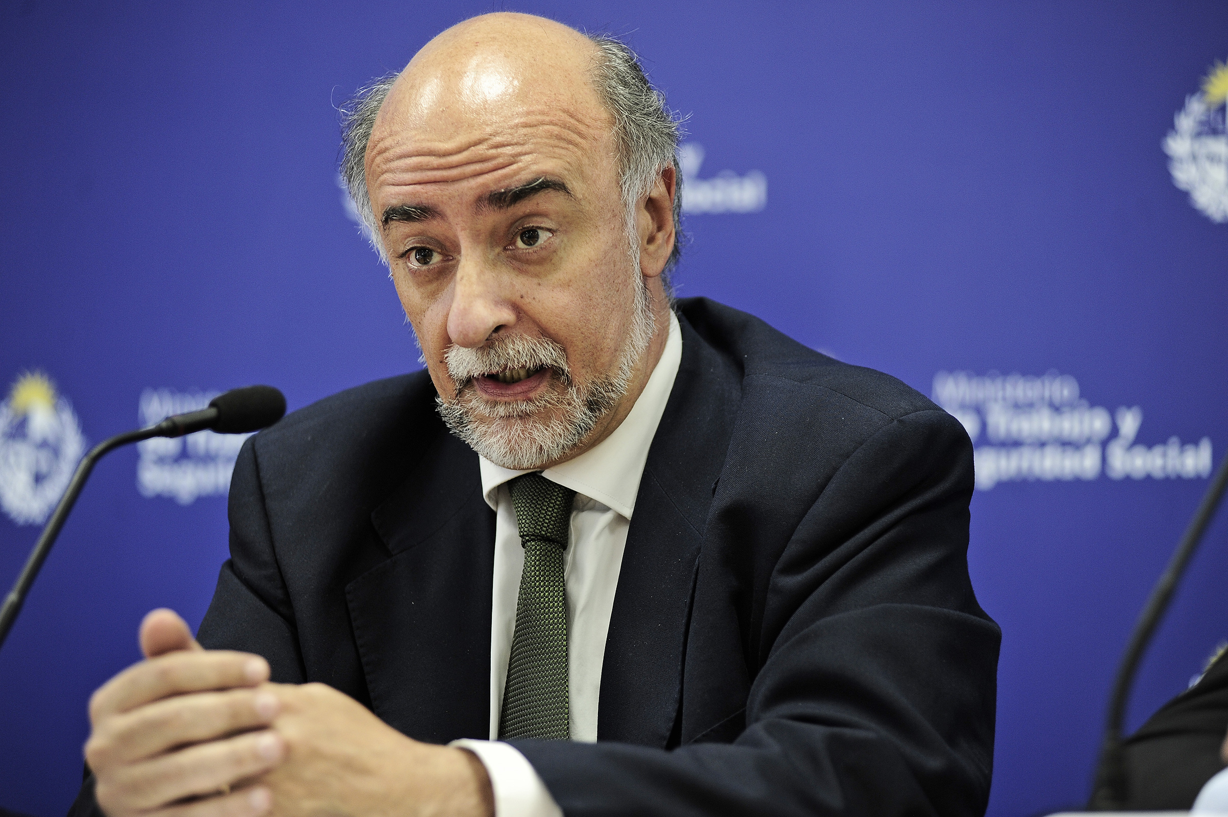 Ministro de Trabajo y Seguridad Social, Pablo Mieres, haciendo uso de la palabra