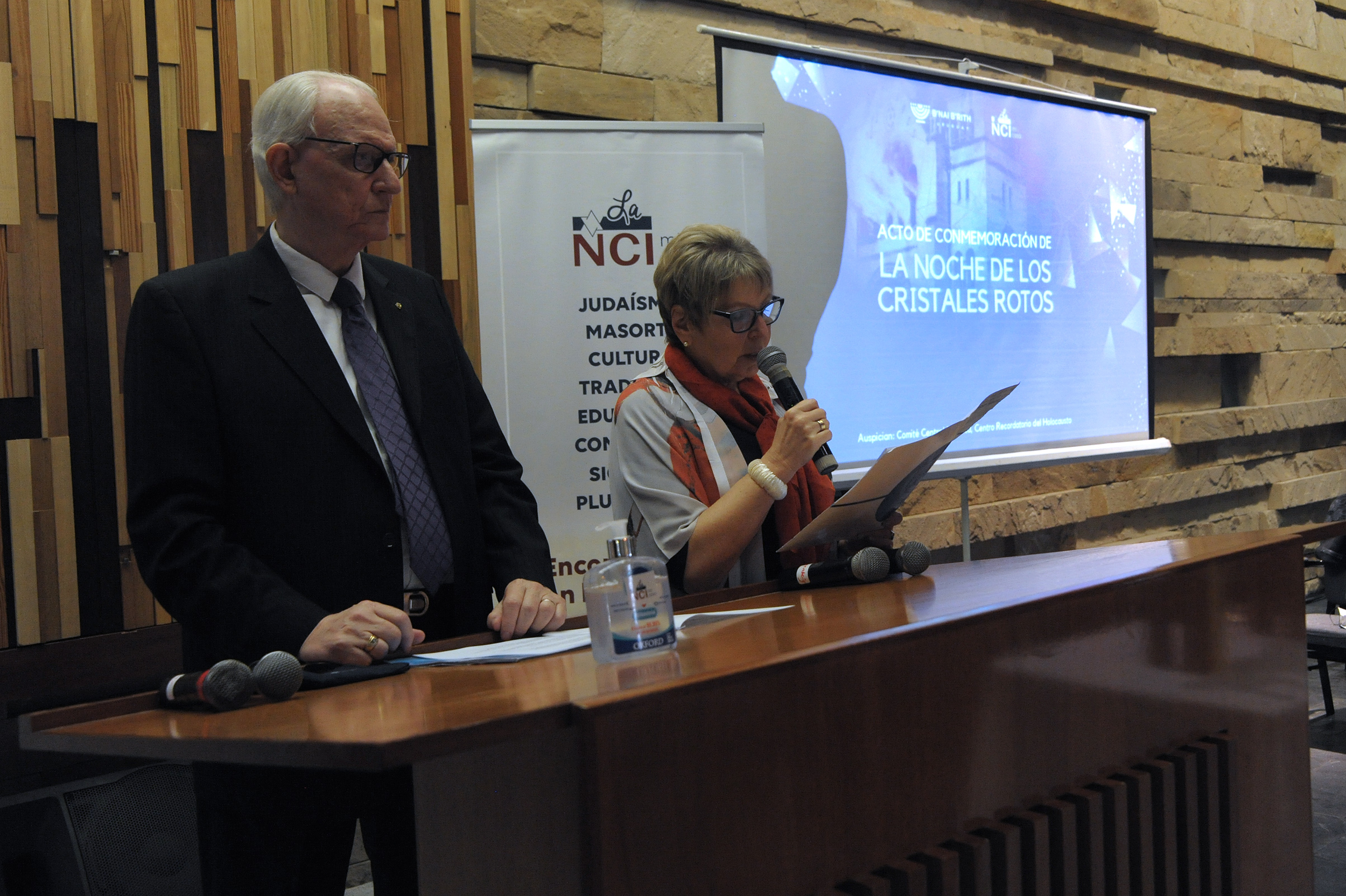 Conmemoración de los 82 años de la Noche de los Cristales Rotos