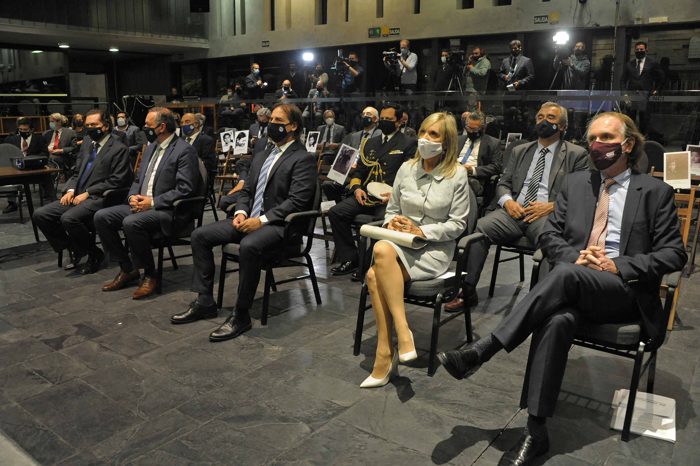 Autoridades presentes en conmemoración de los 82 años de la Noche de los Cristales Rotos