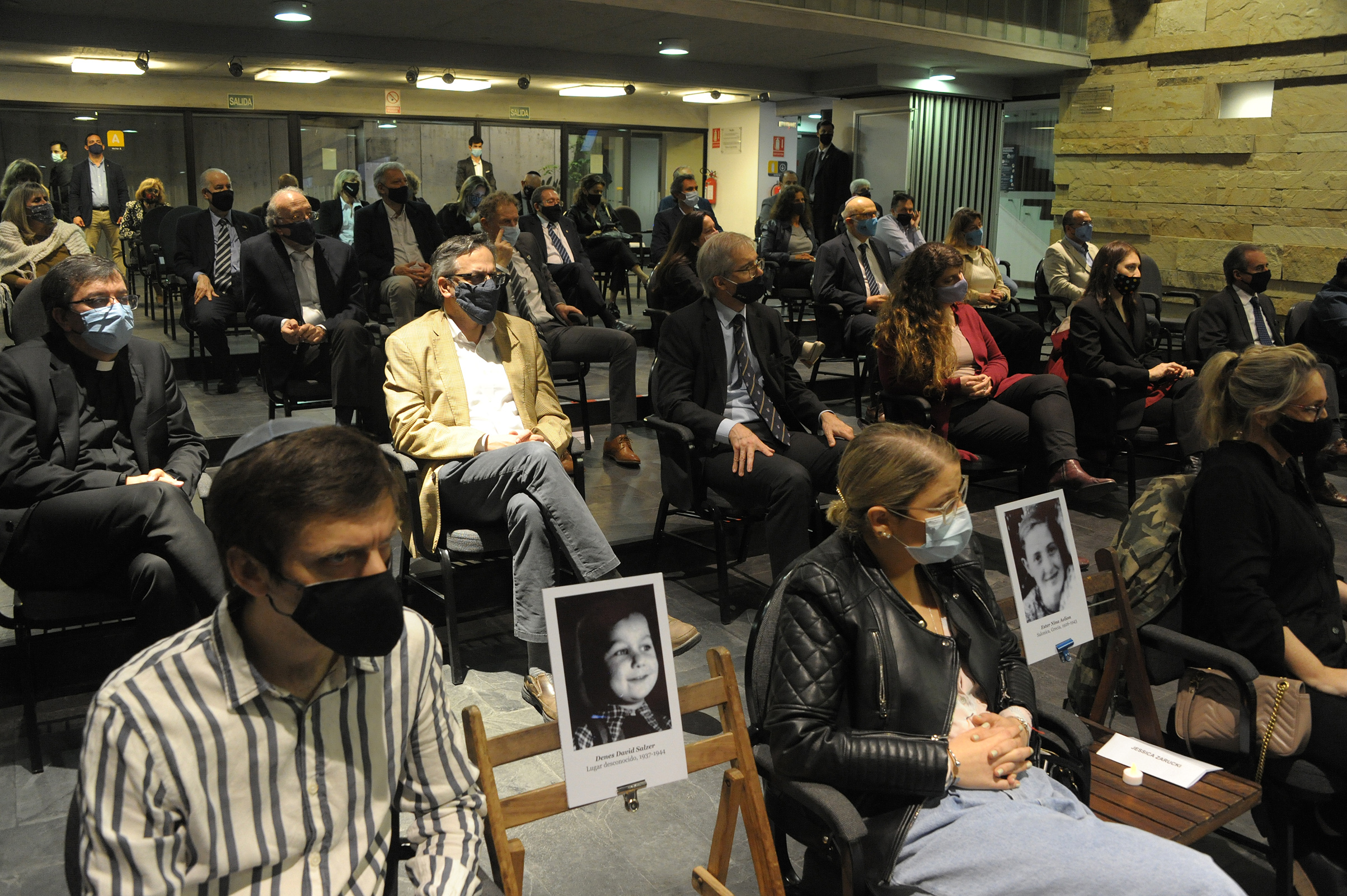 Conmemoración de los 82 años de la Noche de los Cristales Rotos