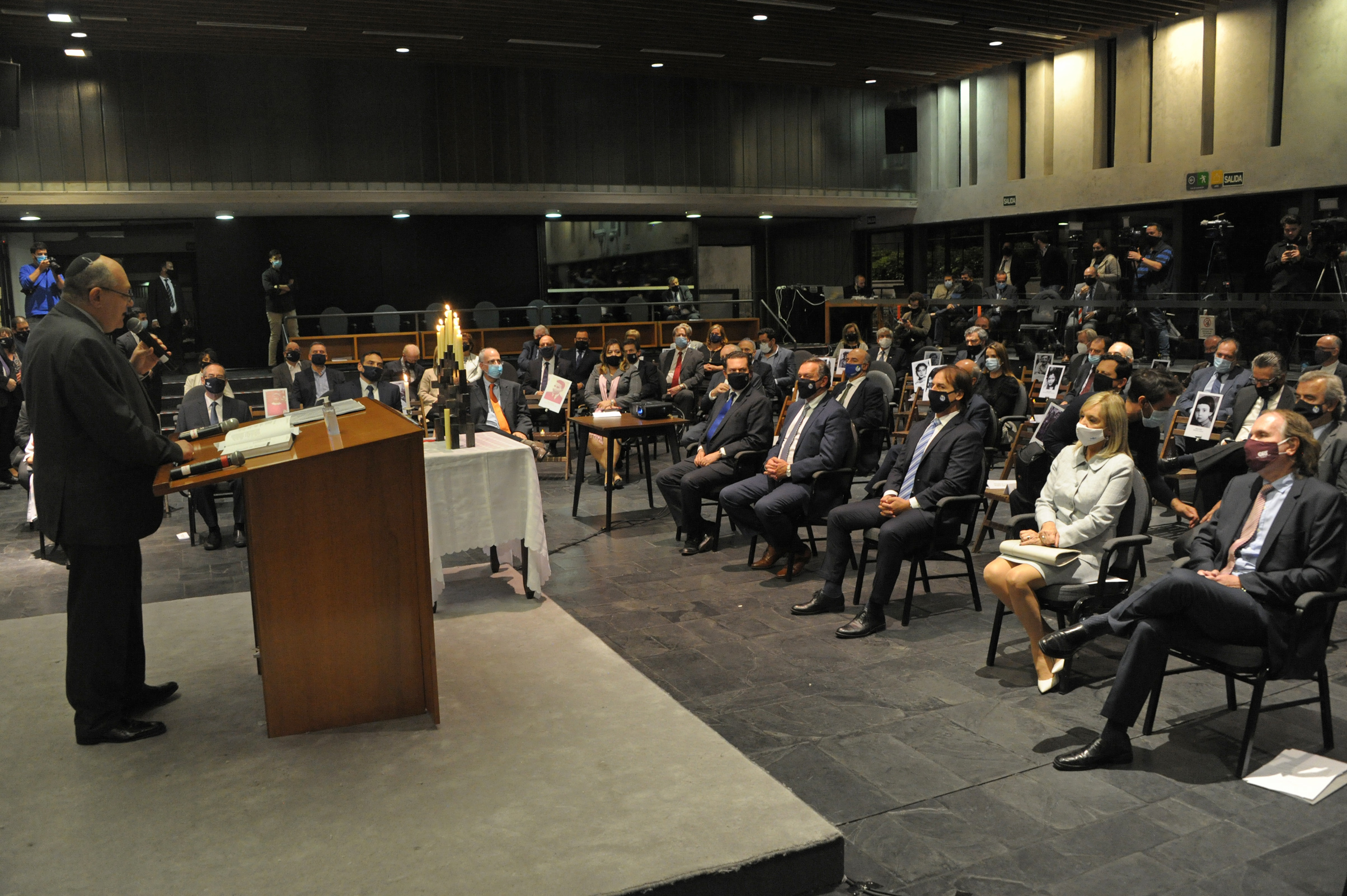 Conmemoración de los 82 años de la Noche de los Cristales Rotos