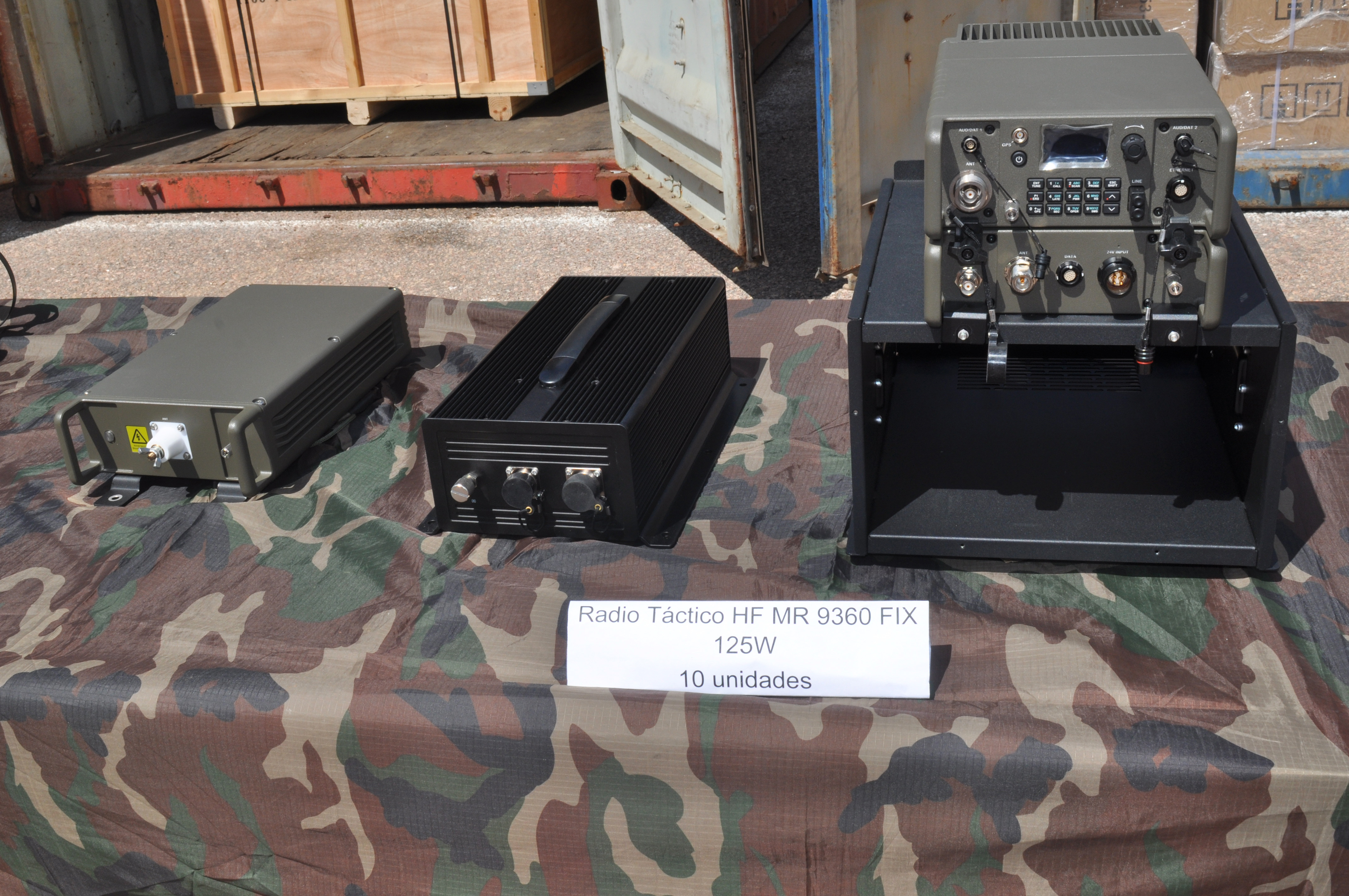 Equipamiento militar proveniente de China donado al Ministerio de Defensa