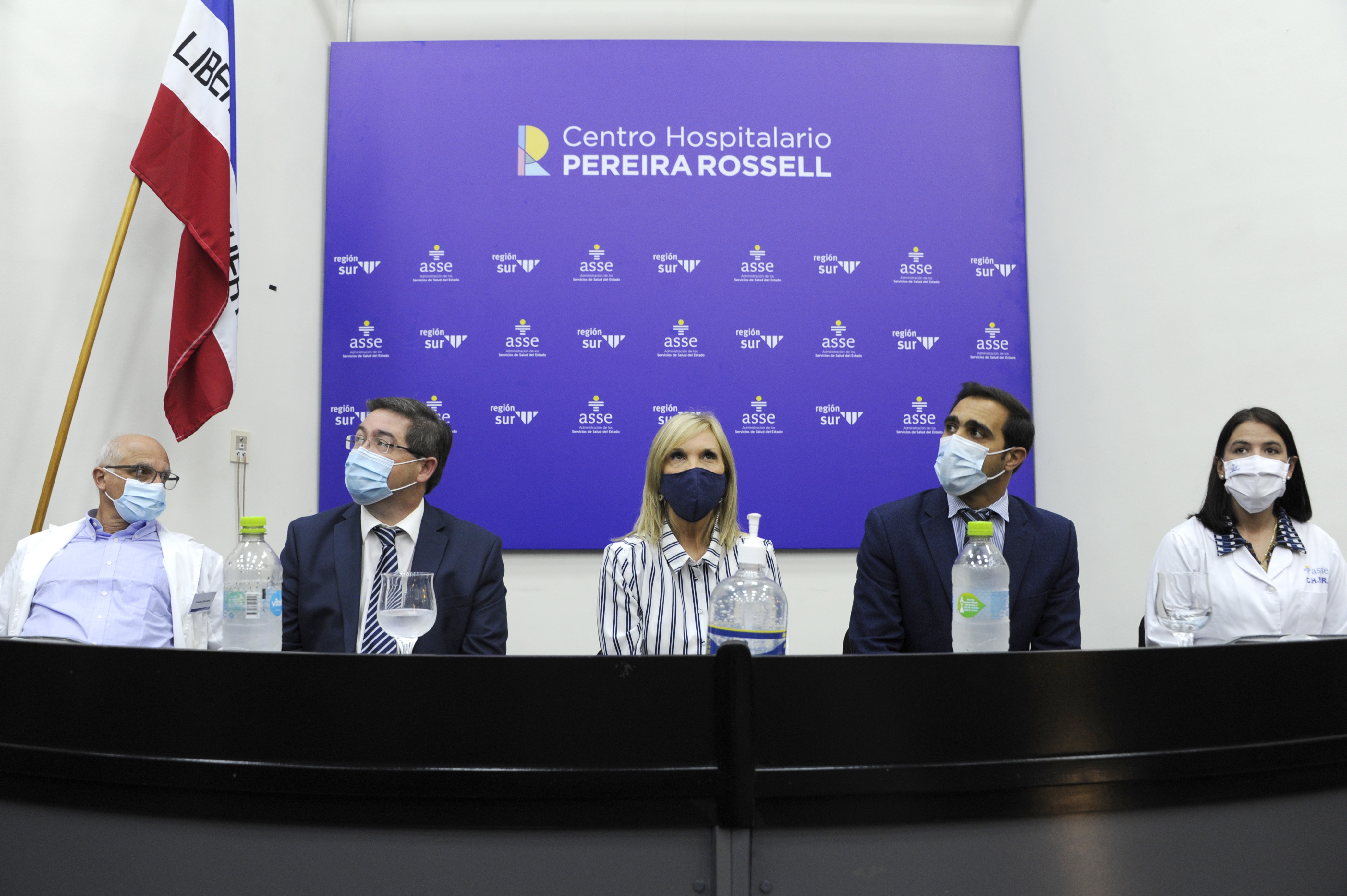 Autoridades en inauguración de Centro Quirúrgico Pediátrico del hospital Pereira Rossell