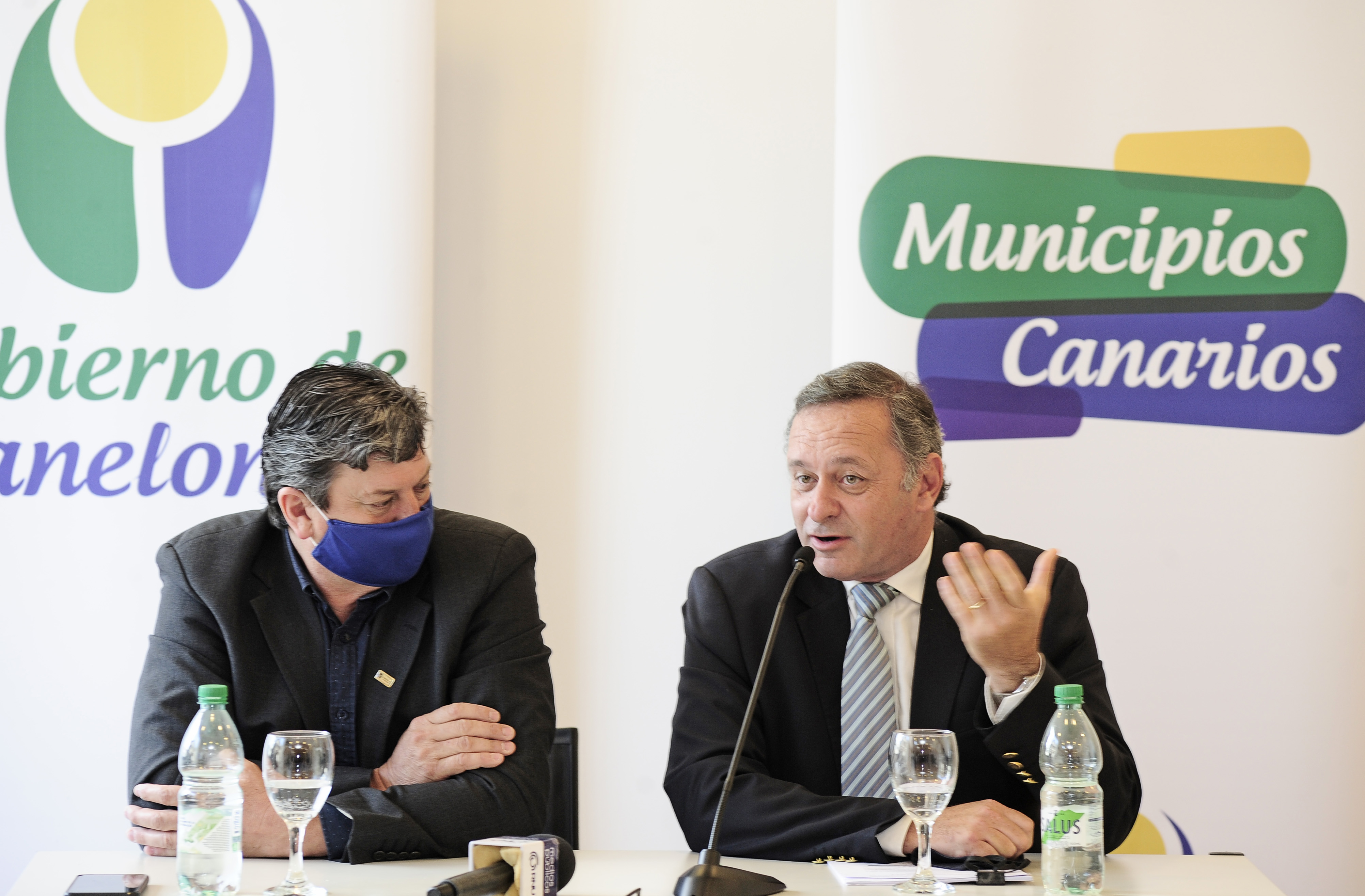 Intendente de Canelones, Tabaré Costa, y el secretario de la Presidencia, Álvaro Delgado
