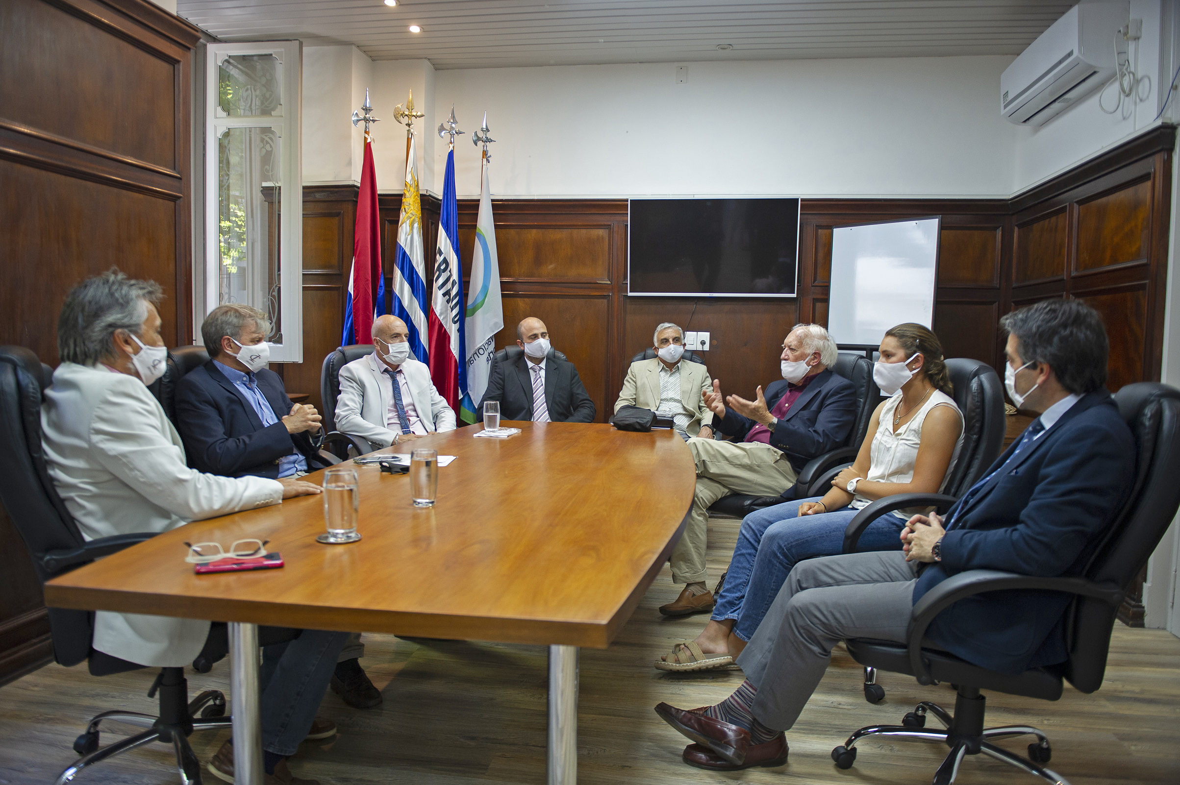 Titular de la Secretaría Nacional del Deporte, Sebastián Bauzá, encabezó lanzamiento del programa Tenis para Crecer, en el que participan 600 niños