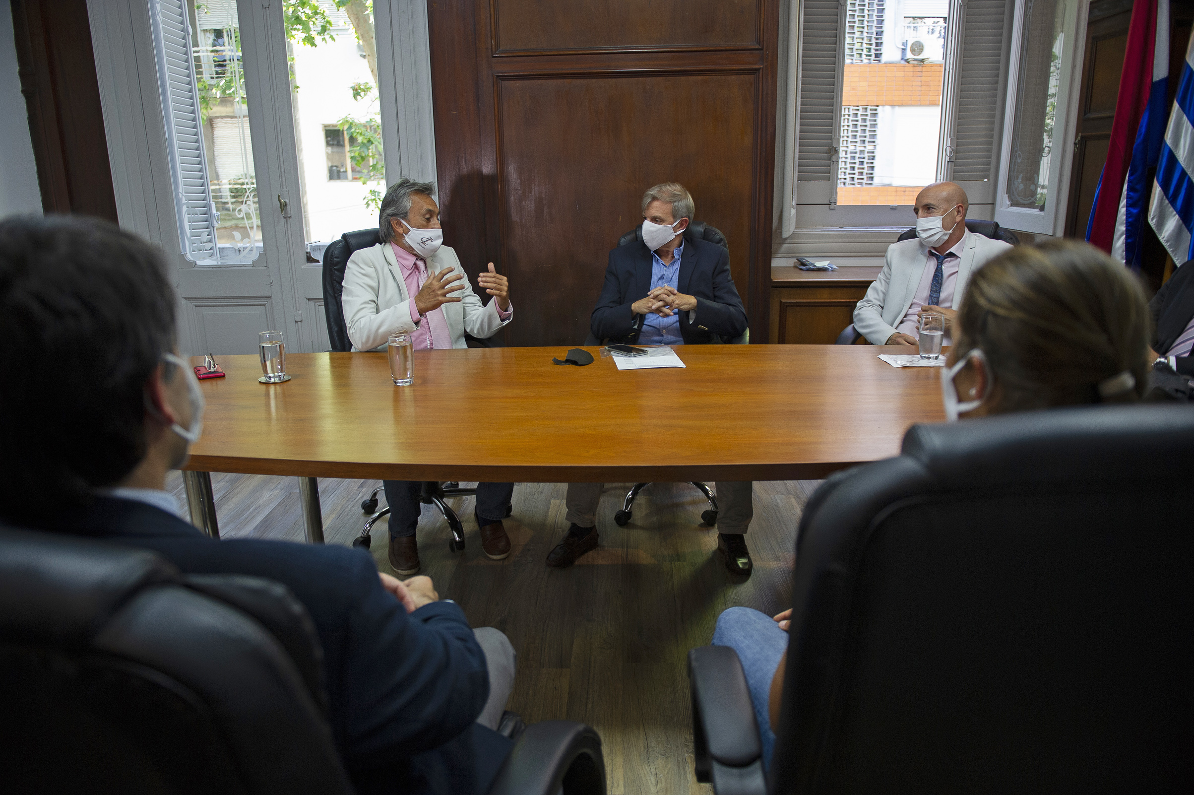 Titular de la Secretaría Nacional del Deporte, Sebastián Bauzá, encabezó lanzamiento del programa Tenis para Crecer, en el que participan 600 niños