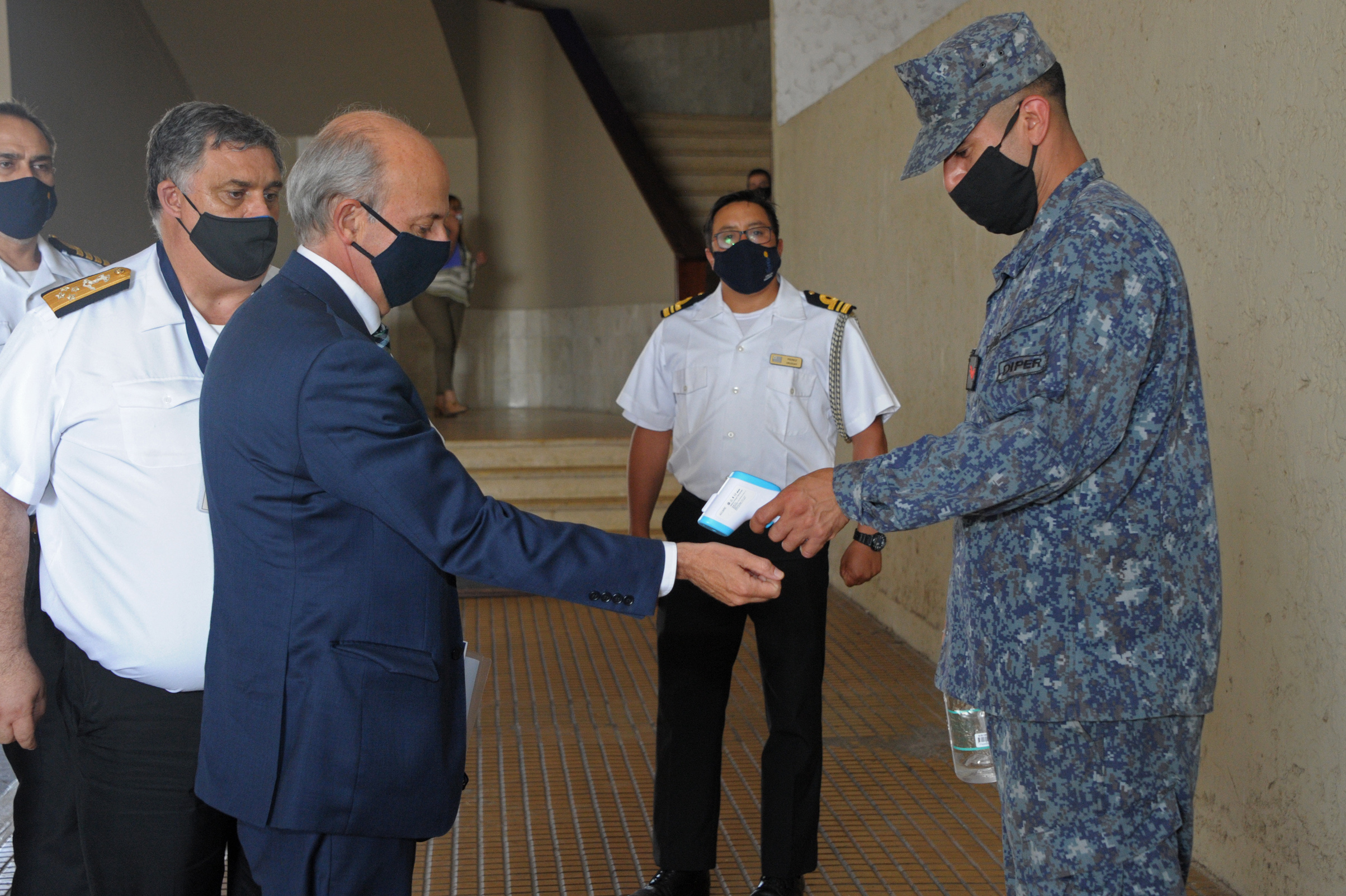 Ministro de Defensa, Javier García, encabezó comienzo de capacitación a 37 integrantes de las Fuerzas Armadas para realizar rastreo epidemiológico