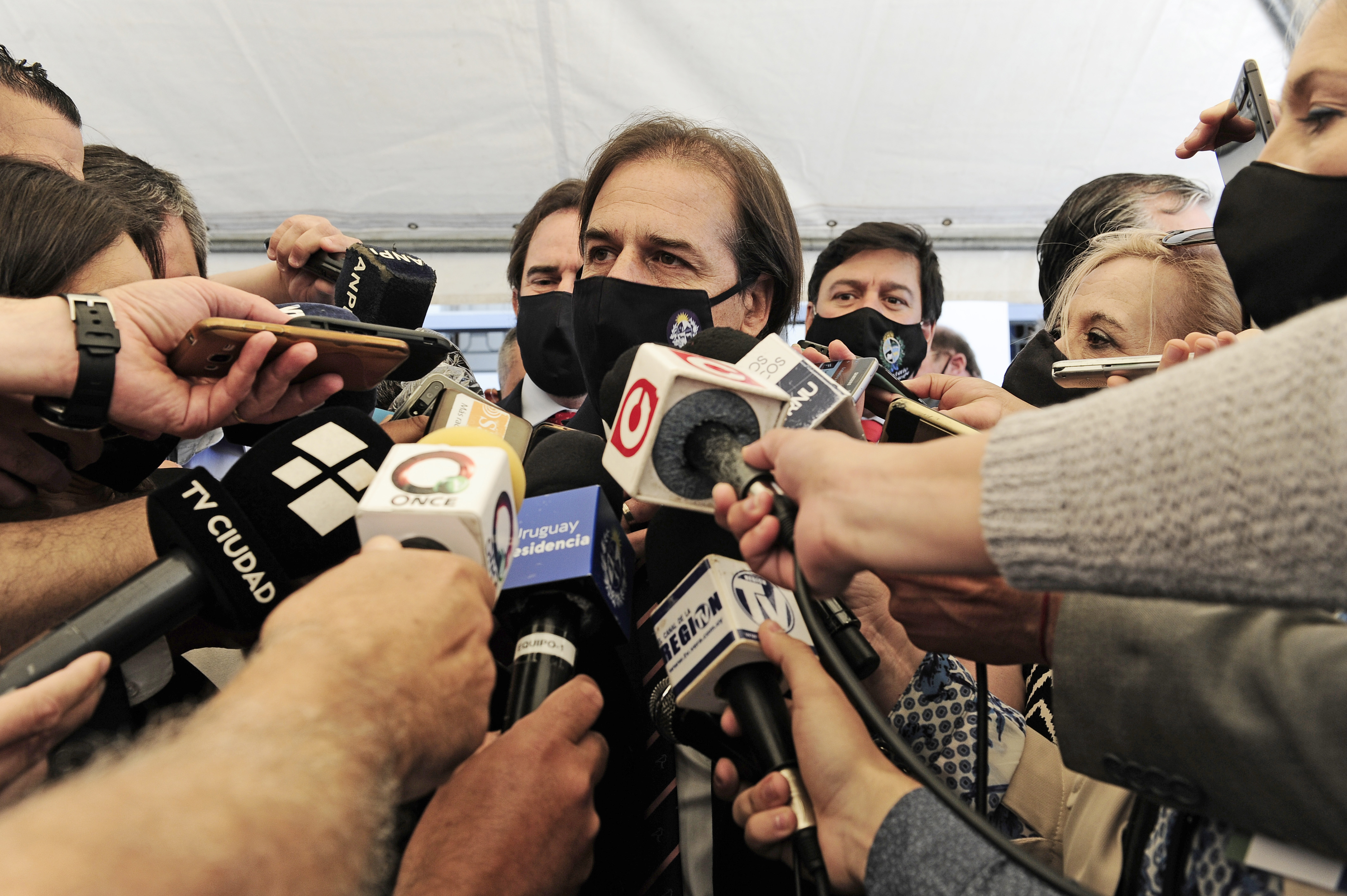 Presidente Lacalle Pou en declaraciones a la prensa