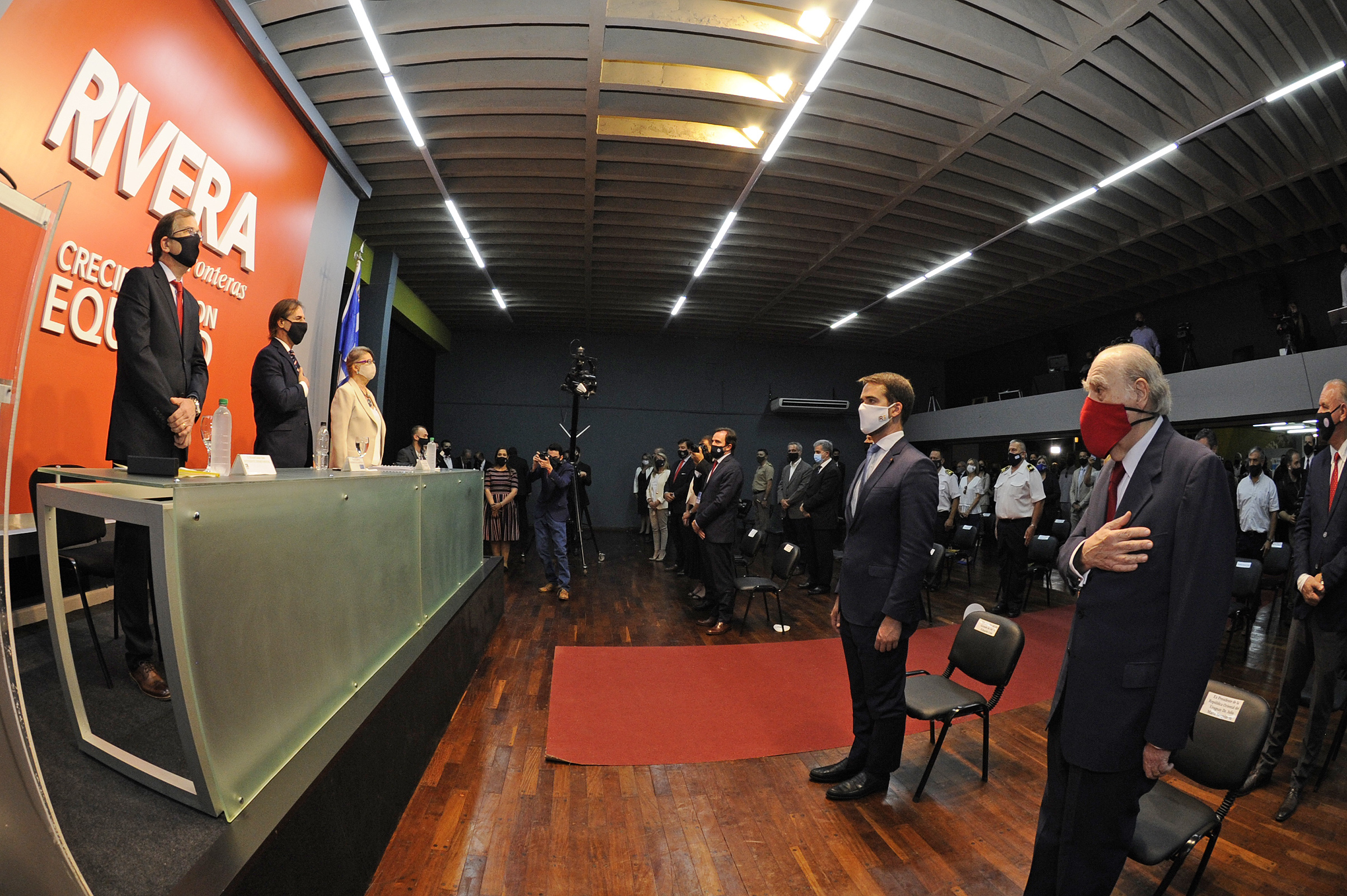 Presidente de la República, Luis Lacalle Pou, encabezó presencia de autoridades nacionales en asunción del nuevo intendente de Rivera, Richard Sander