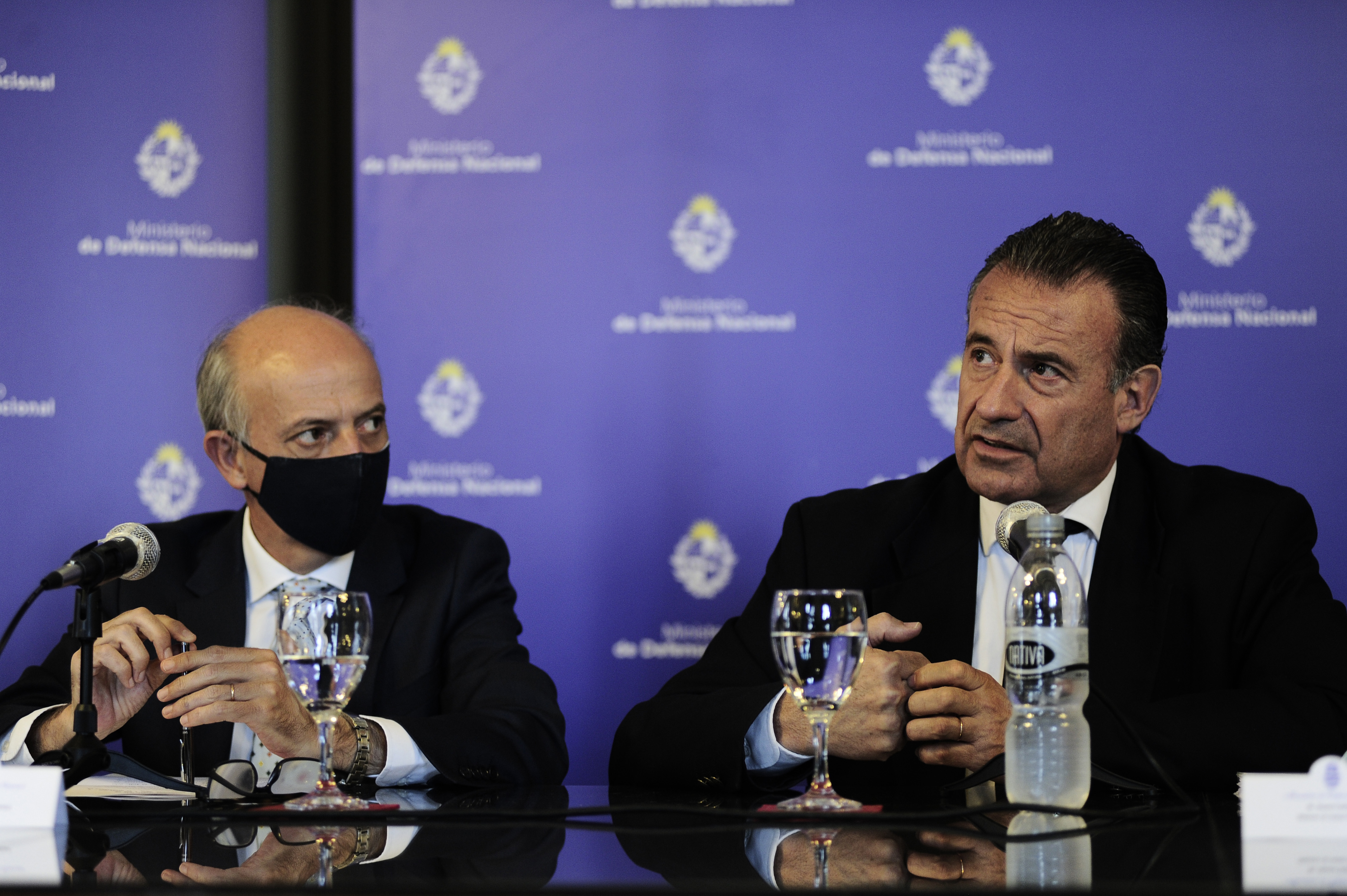García y Salinas en firma de convenio para incorporar a Salud Pública funcionarios de Defensa Nacional como rastreadores