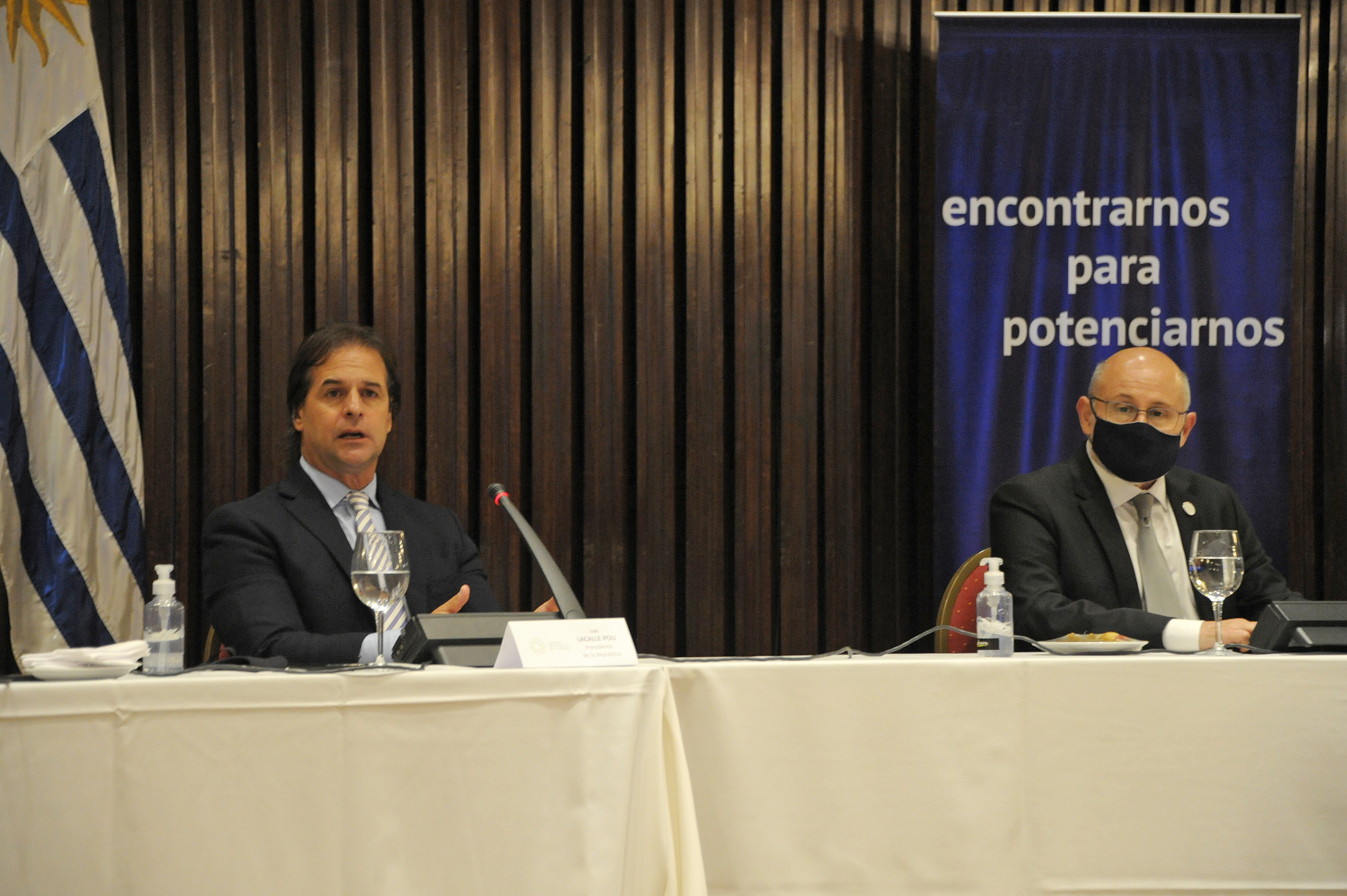 Presidente Luis Lacalle Pou hace uso de la palabra en exposición de estrategia promocional de turismo que organizó la Cámara Uruguaya de Turismo