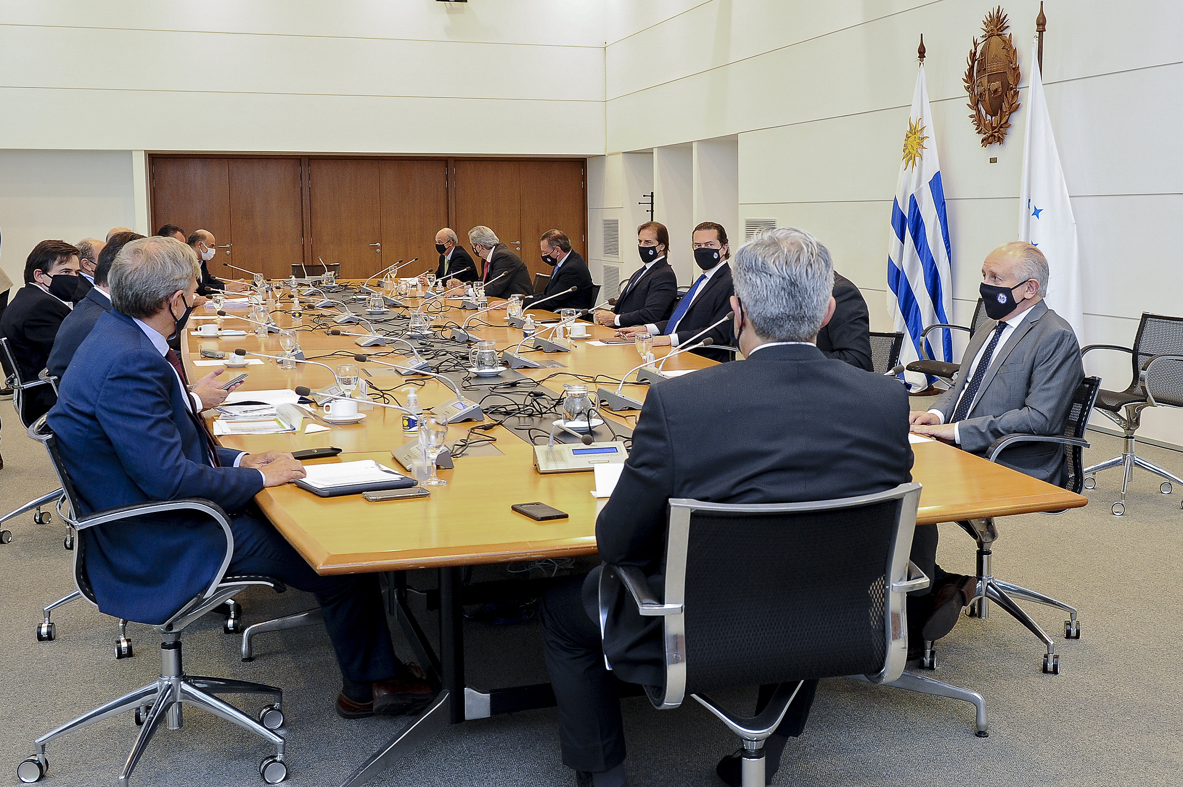 Previo a la conferencia de prensa, el presidente de la República, Luis Lacalle Pou, encabezó reunión con autoridades de Gobierno e integrantes de GACH