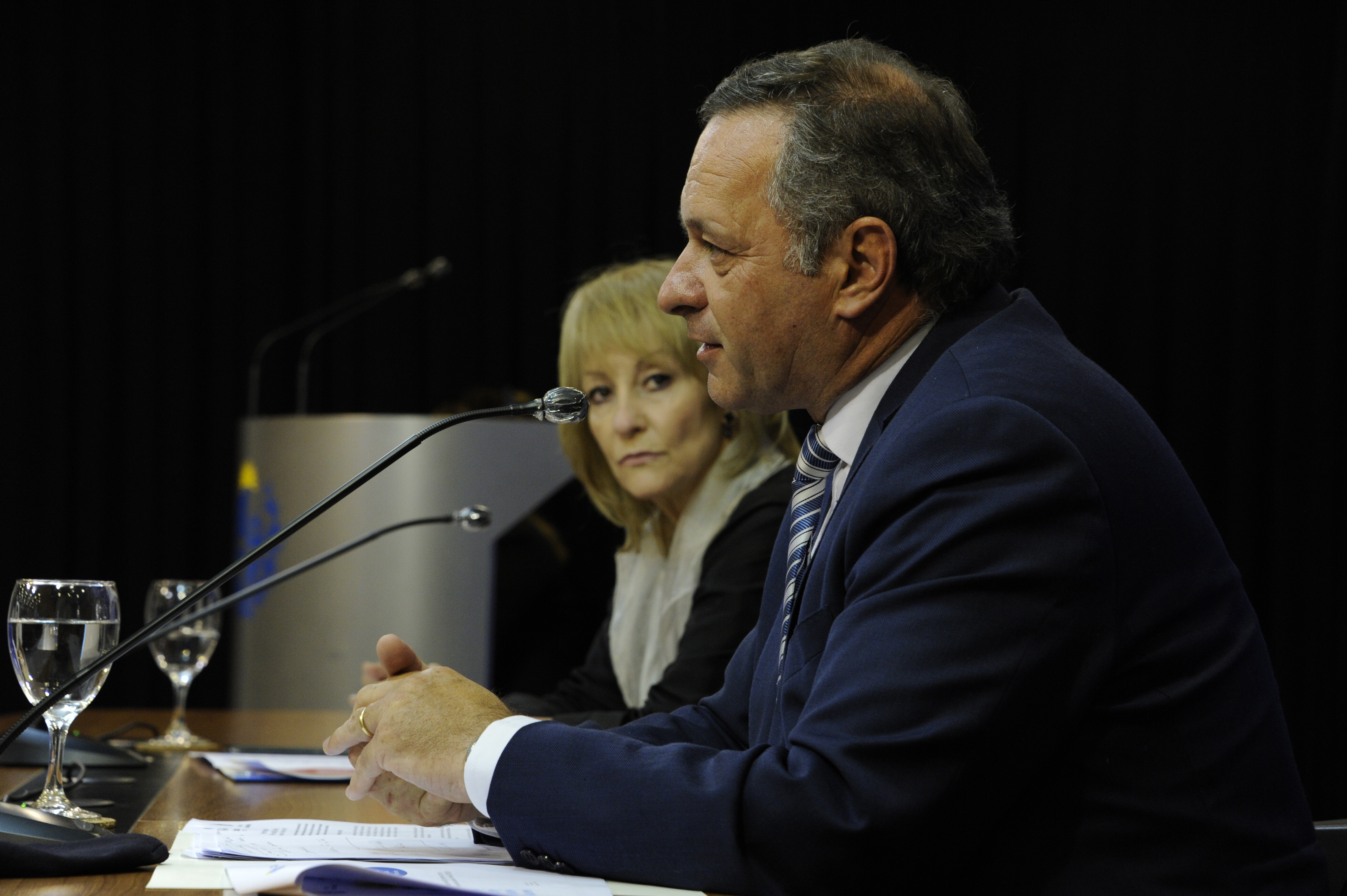 Álvaro Delgado y Carolina Cosse en conferencia de prensa