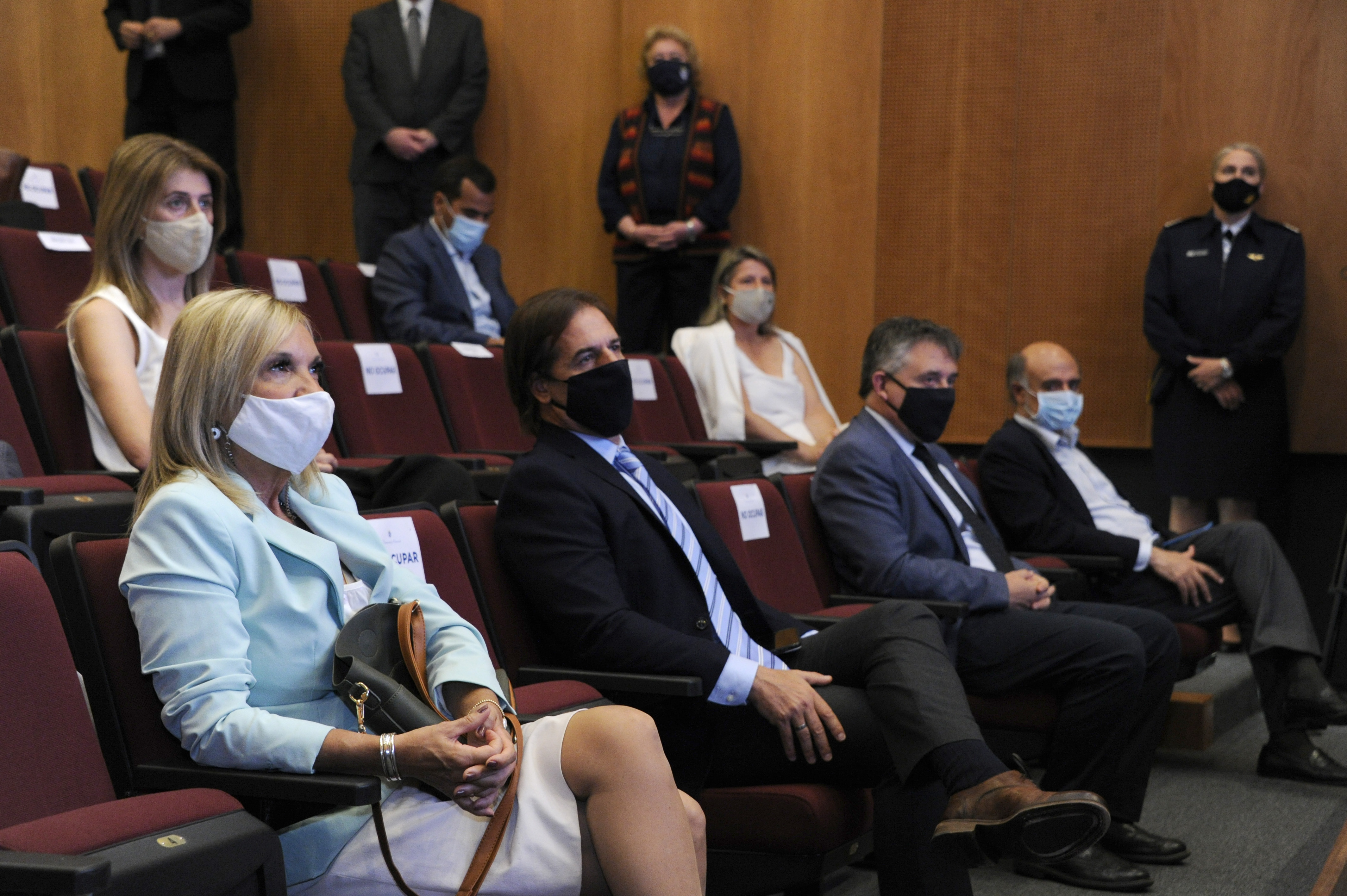 Beatriz Argimón y Luis Lacalle Pou presentes en la presentacion de programa de becas